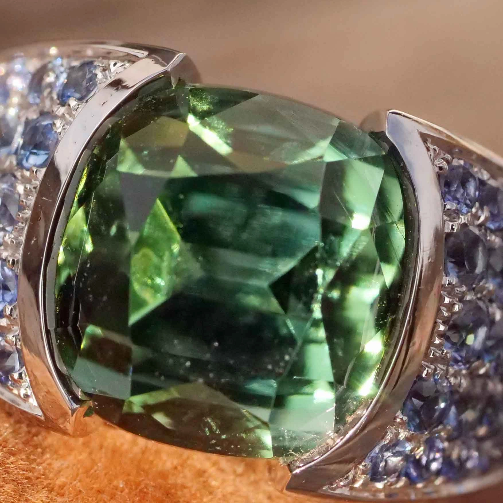 Lagoon Green Turmalin Saphire Brilliant Ring 18kt Whitegold Afghanistan AAA+ 