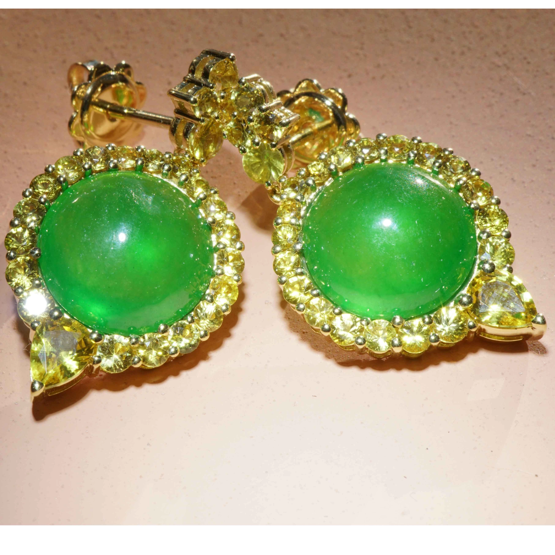 Imperial emeraldgreen Burma Jade Saphire Earrings 18 kt Rosegold...magical Radiance