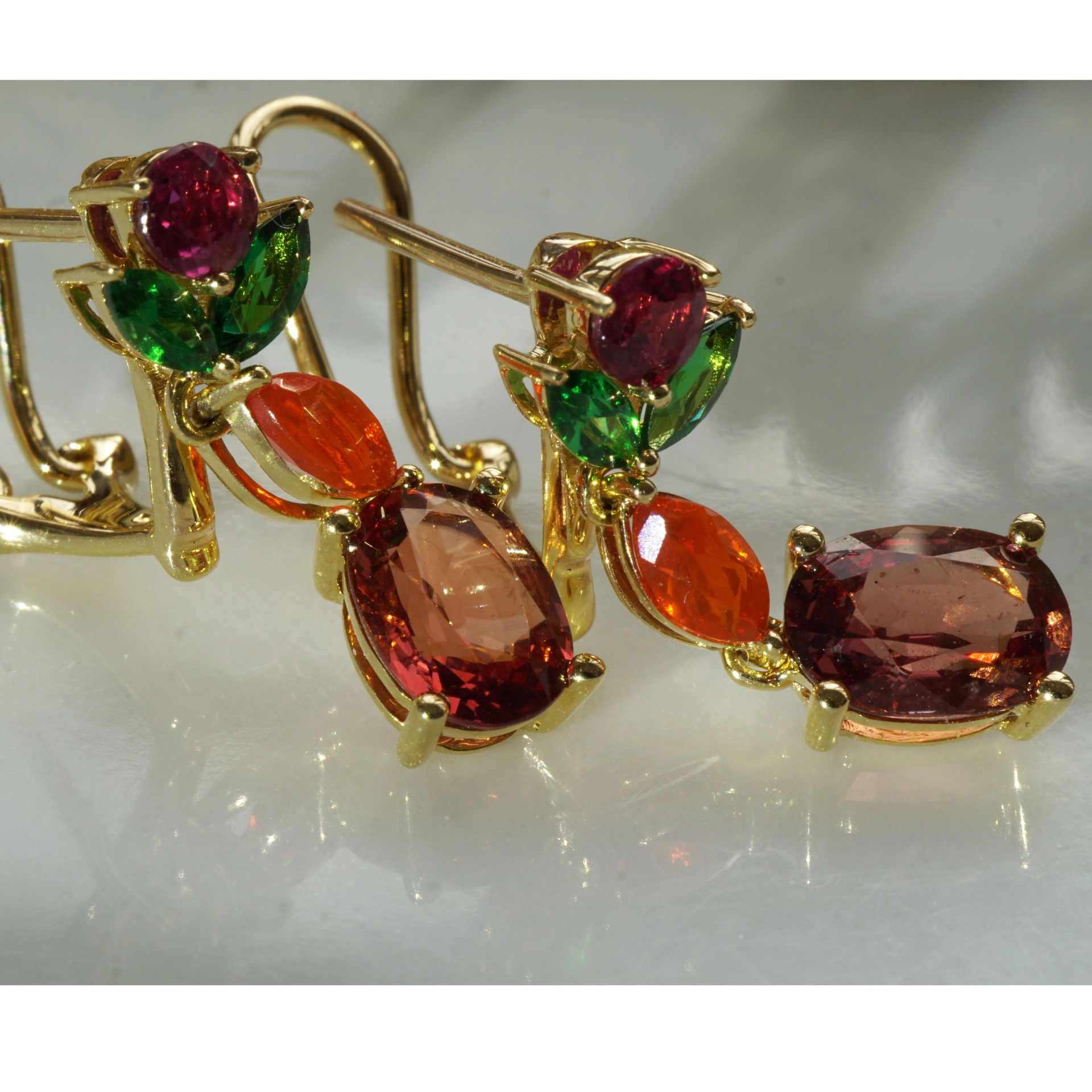 Gorgeous Colors like Blossoms in the Wind...18 kt Yellowgold