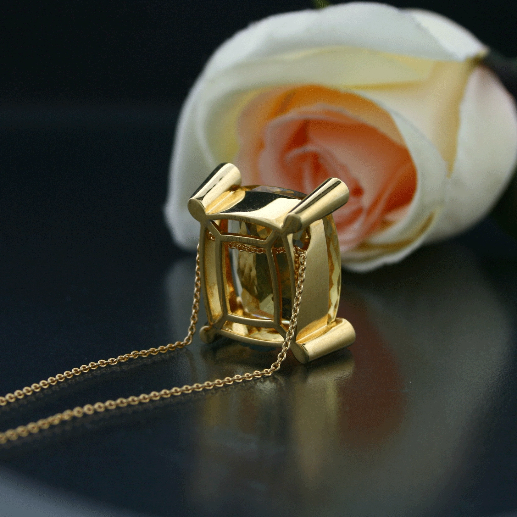 Edelstein-Brillant-Anhänger m. Kette, 18 Karat Gold