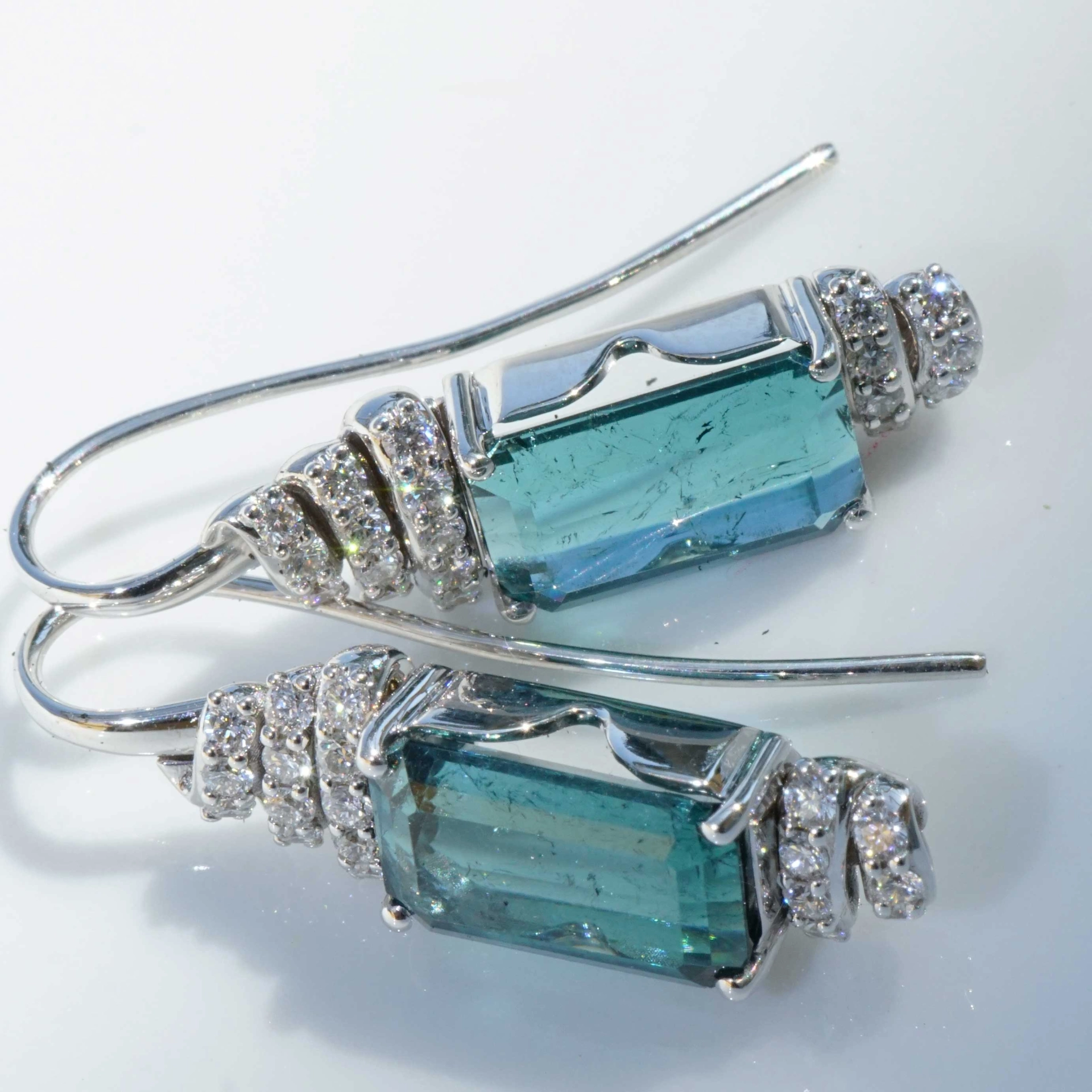 Indigolite Brilliant Earring made in Italy 7.48 ct misterious blue-green Color