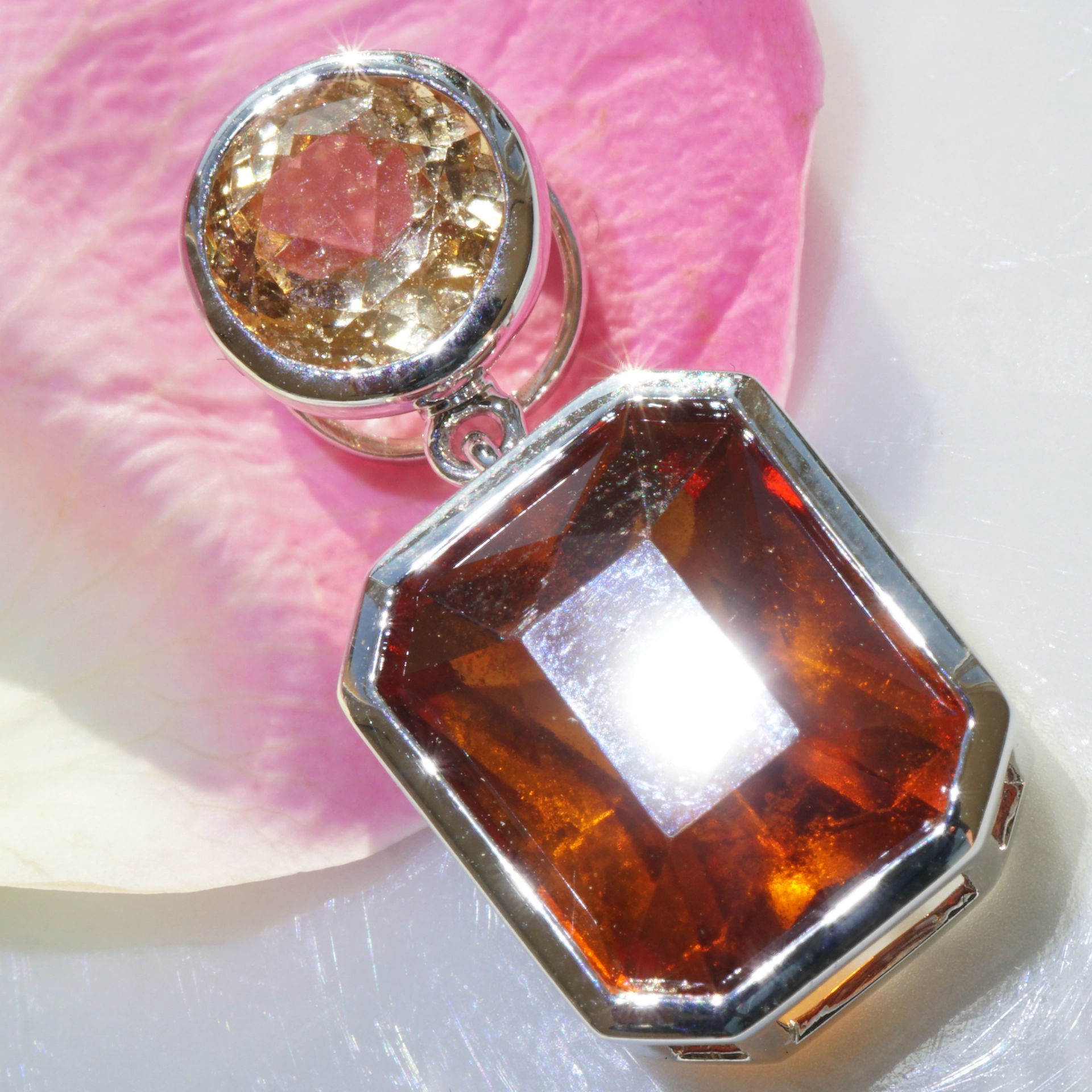 Neverseen this volcanic Color of Hessonit Garnet