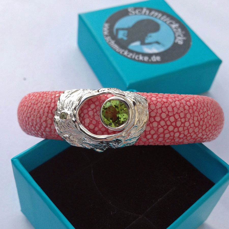 Peridot-Rochenleder-Armreif, 925/-Silber