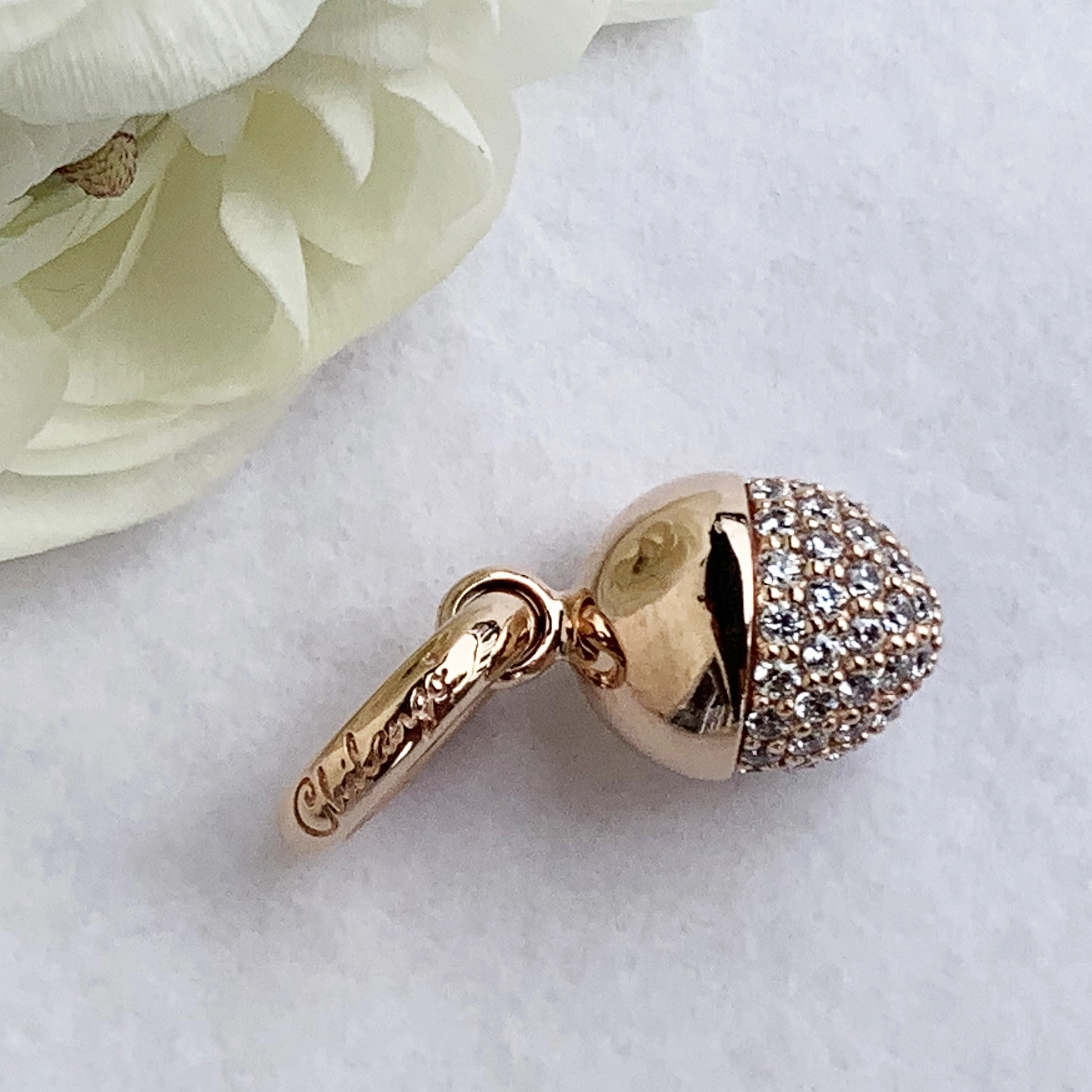 Chilango Drop Pendant Sterlingsilver plated with white Topaz