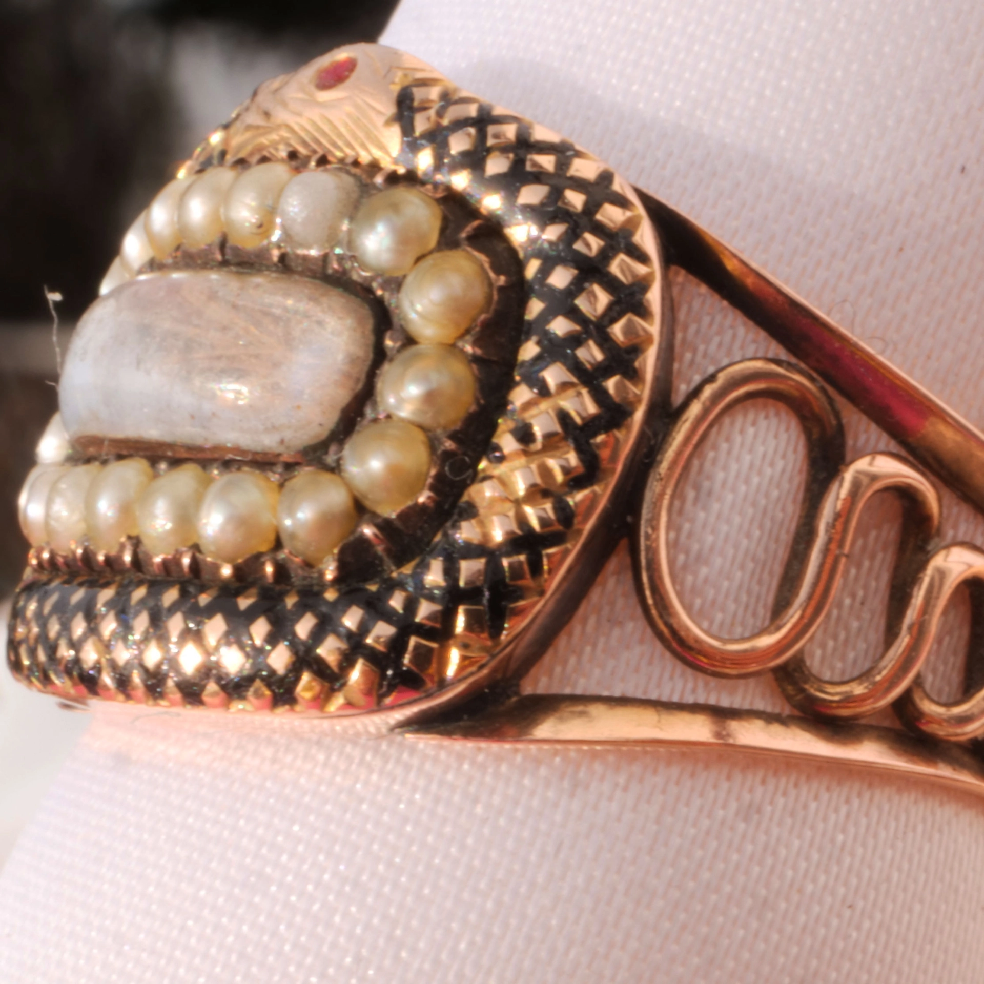Antique Ring around 1860 Mourning Jewelery with Seed pearls
