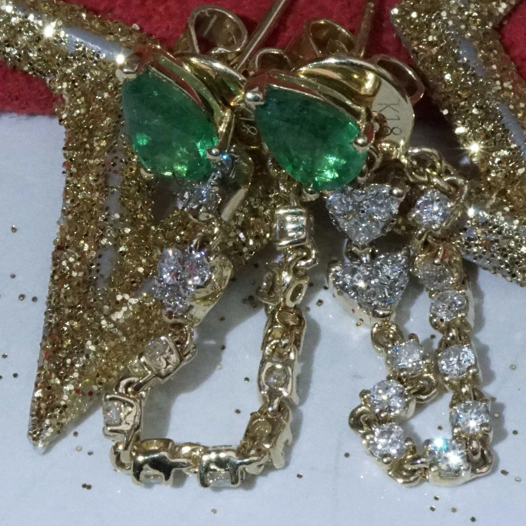 Emerald Brilliant Earring Studs 18 kt Yellow Gold...Chain Style very trendy