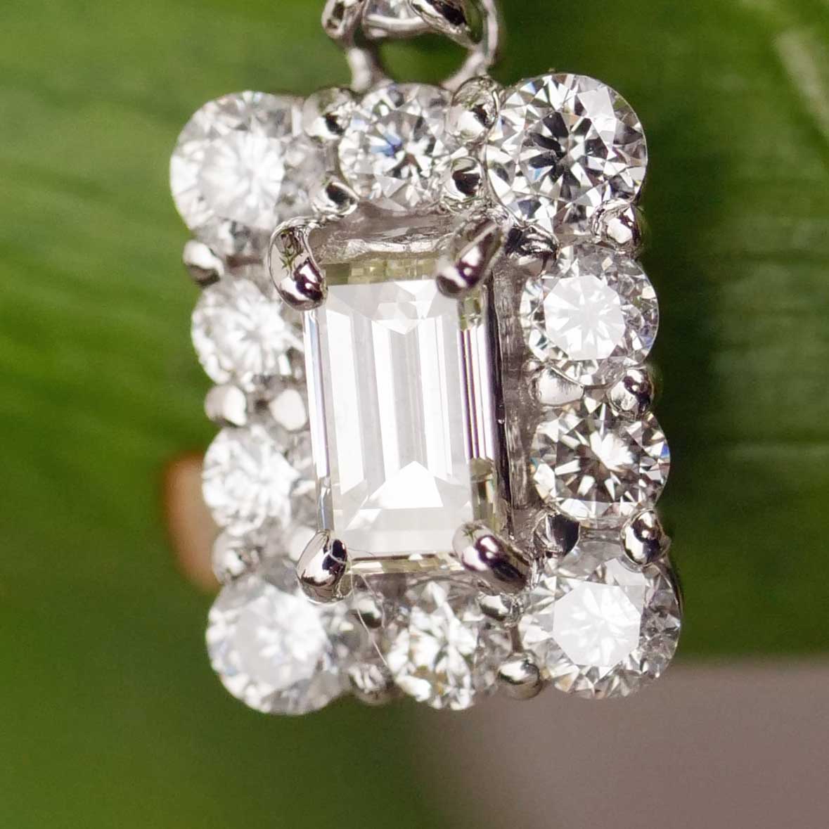 Noble Emeraldcut Solitaire Pendant with Chain 0.12 ct 0.28 ct 900 850 Platinum.... great Gift