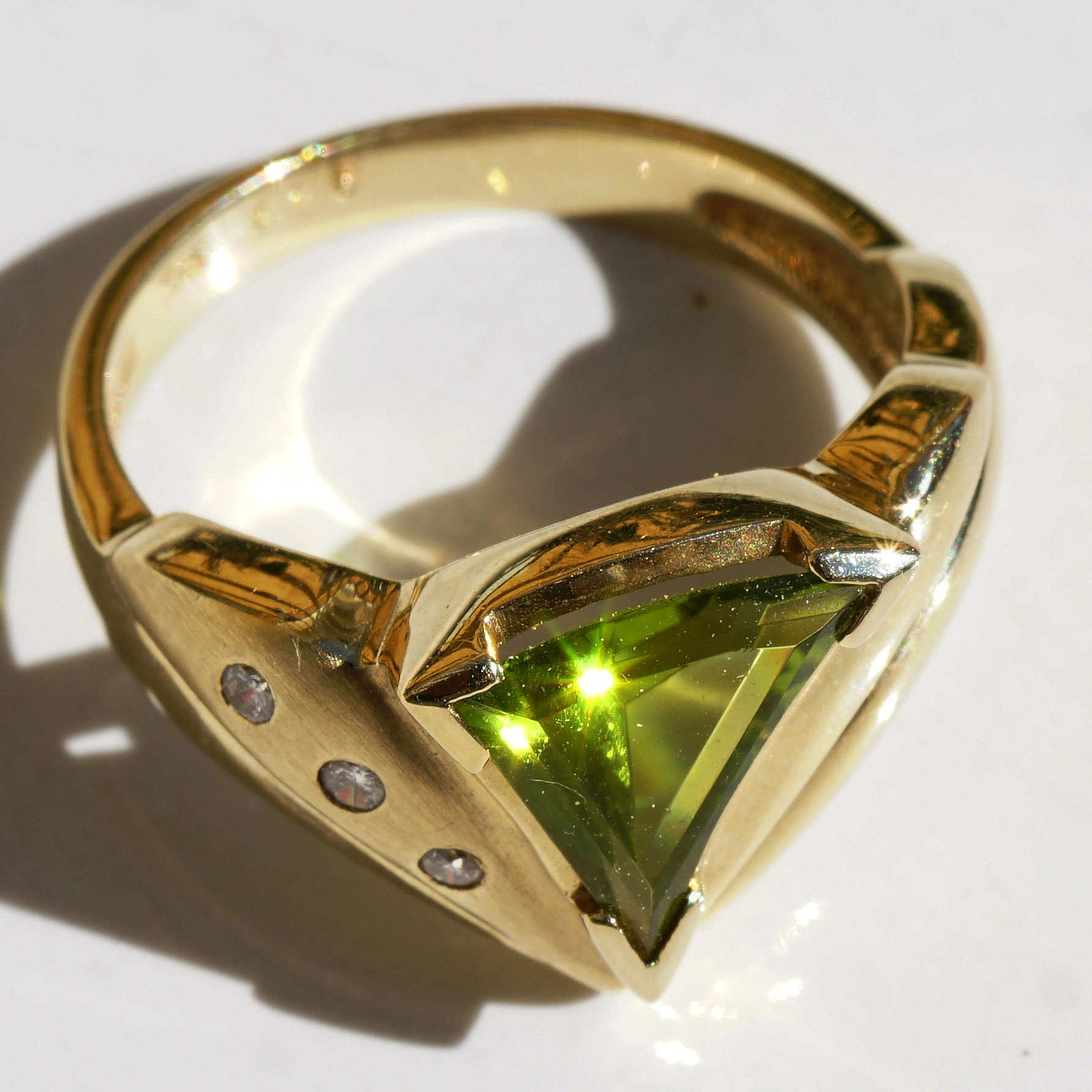 Peridot Brillant Ring 585er Gelbgold  0.06 ct W VS .....green energy
