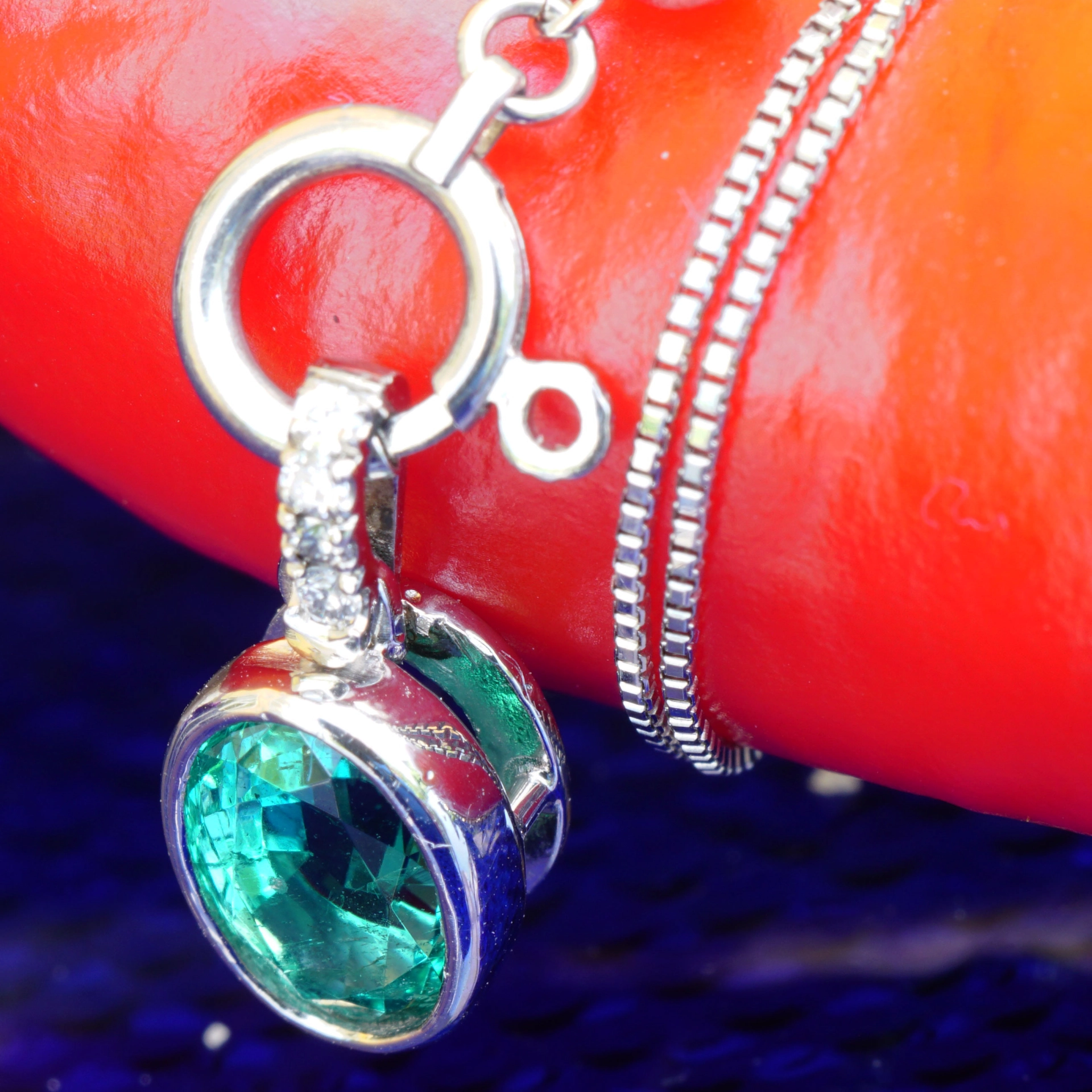 Emerald Pendant Platinium  0.904 ct ..real Colombians are fun