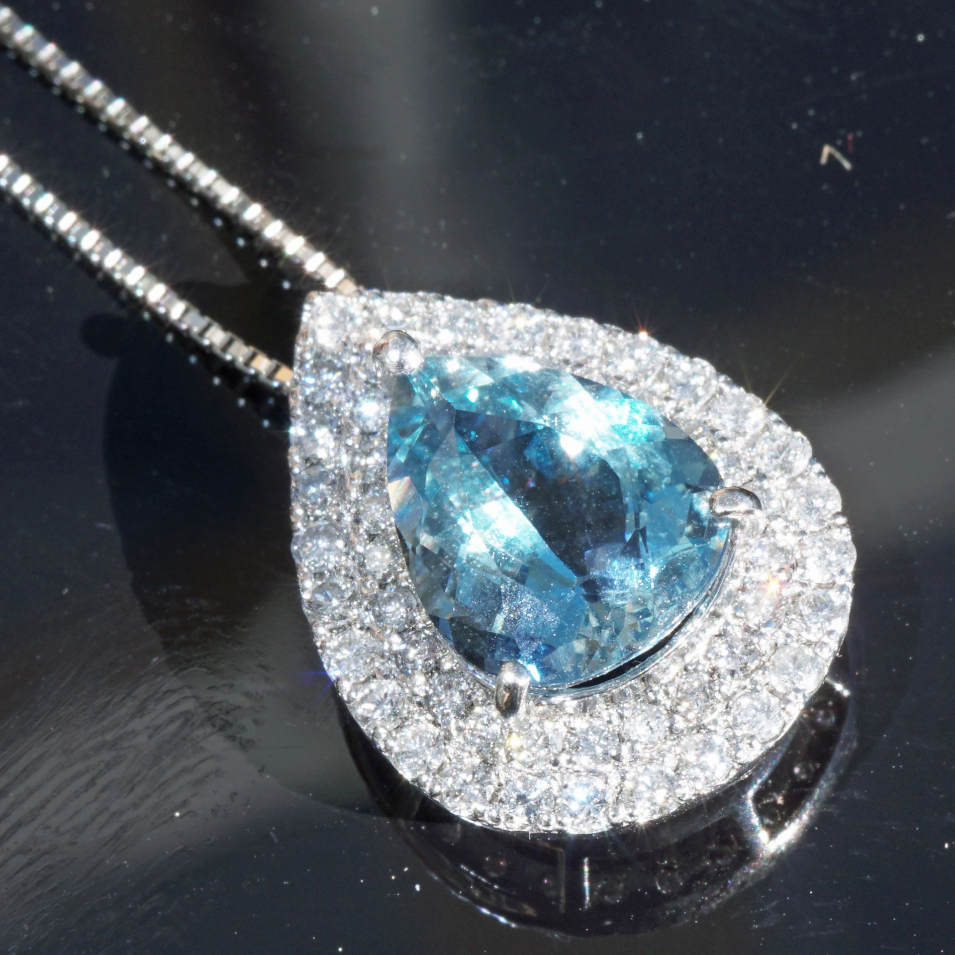 Santa Maria Aquamarin Brilliant Pendant 2.73 ct  950 platinum 0.63 ct Rare Color