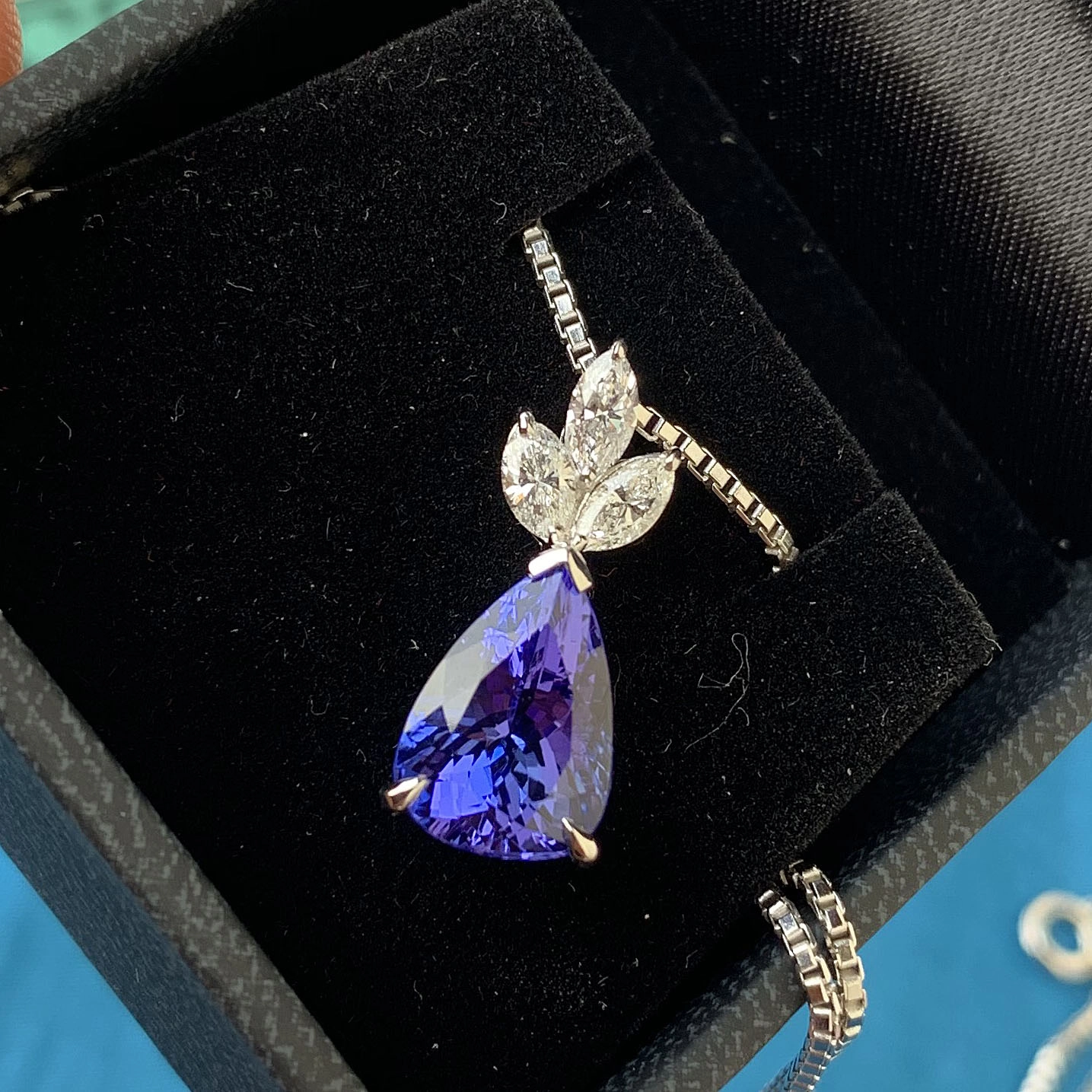 Tansanit Diamant Anhänger m. Kette 3.25 ct 0.39 ct AAA+ Platin m. Kette 50 cm lang
