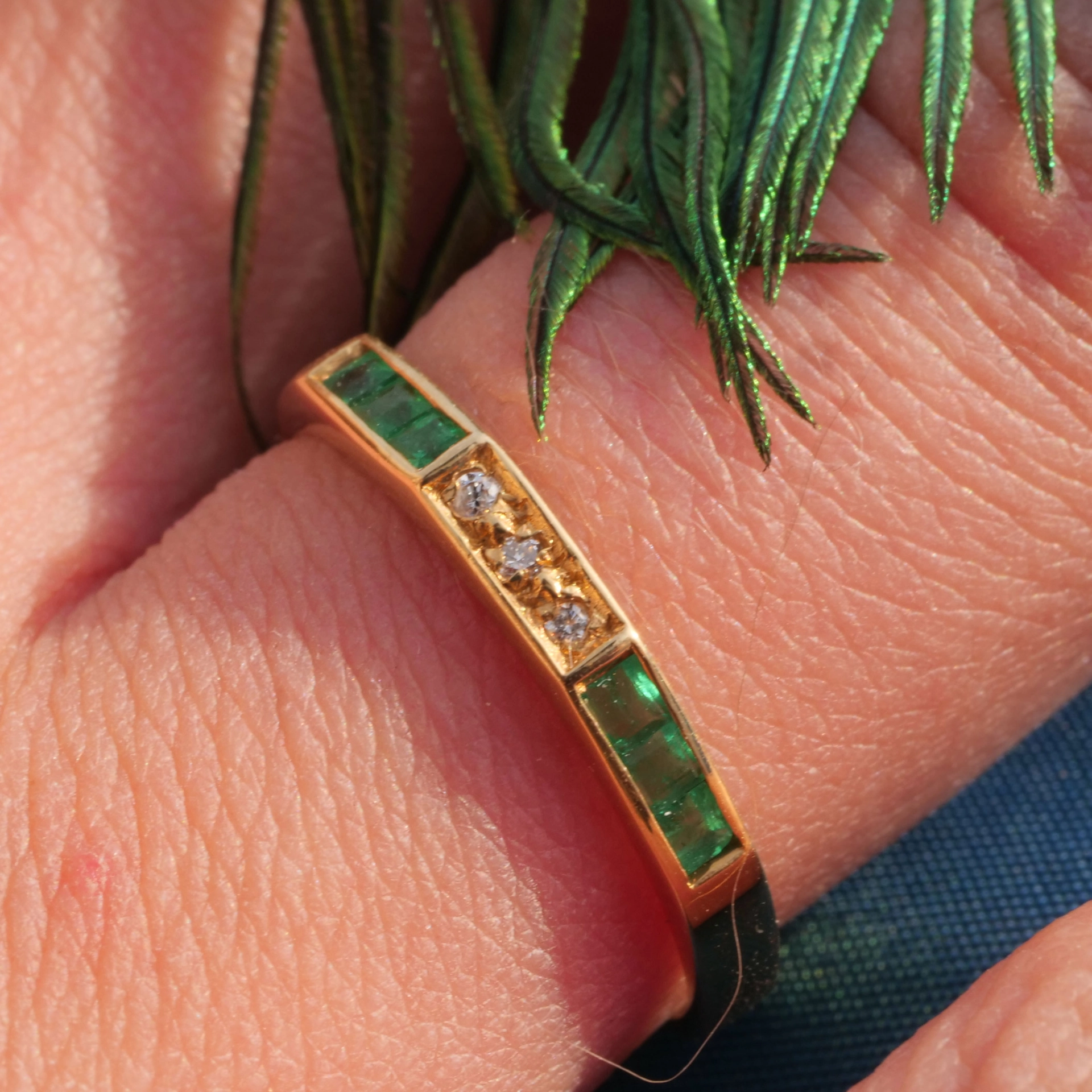 Emerald Brilliant Ring 18 kt Yellow Gold new and handmade for Combinations