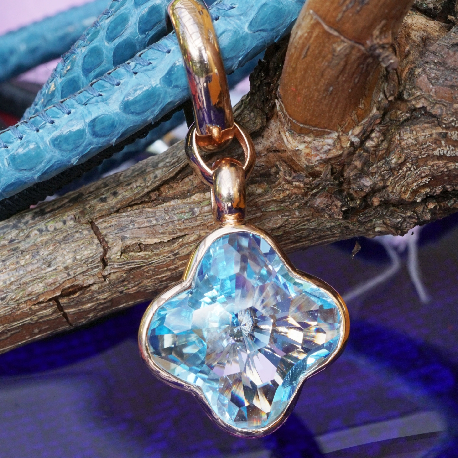Chilango Anhänger Blue Topaz  925er Silber rosegold plated