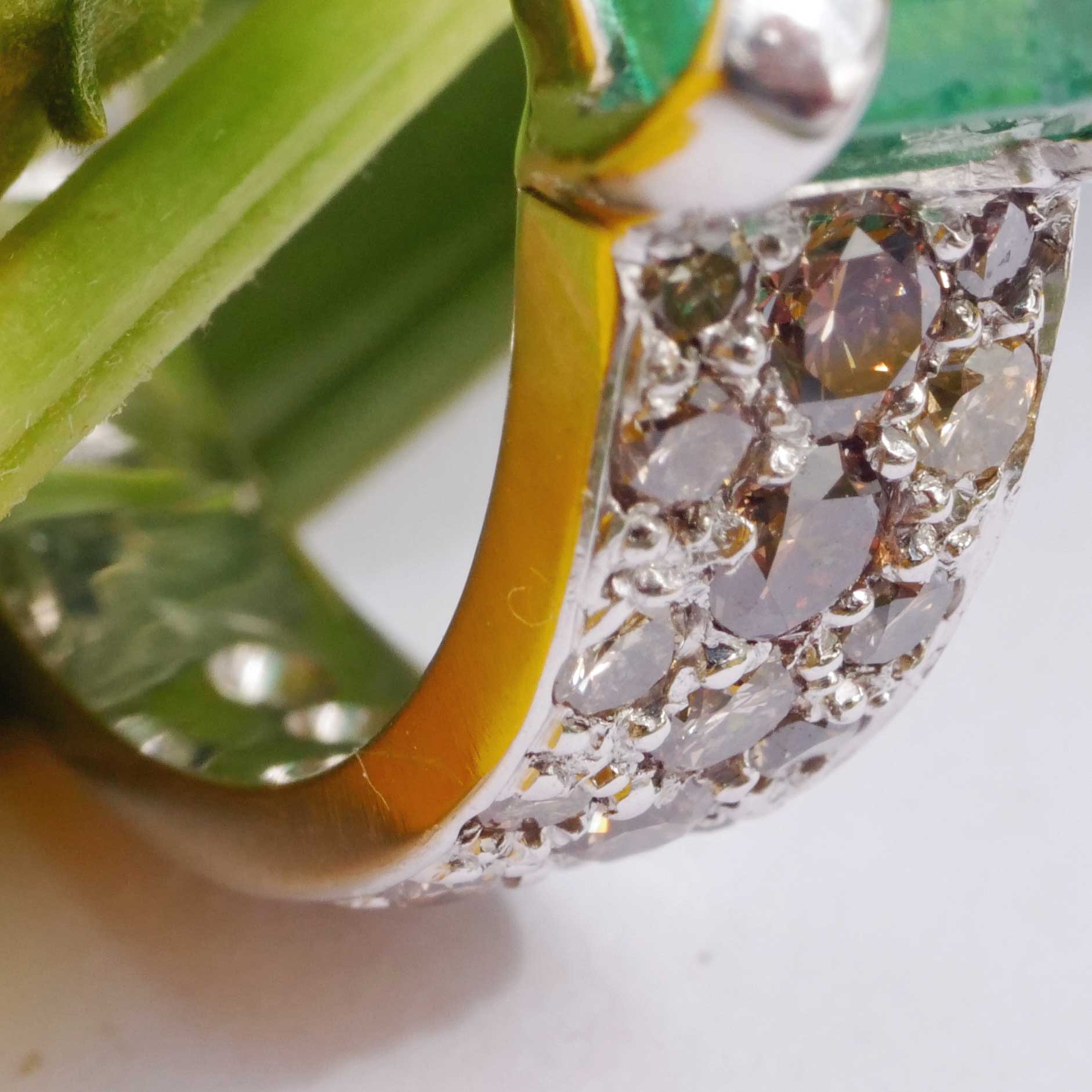 Emerald Brilliant Ring 750 White Gold approx. 2.60 and 0.80 ct 6.3 Grams newly rhodium-plated