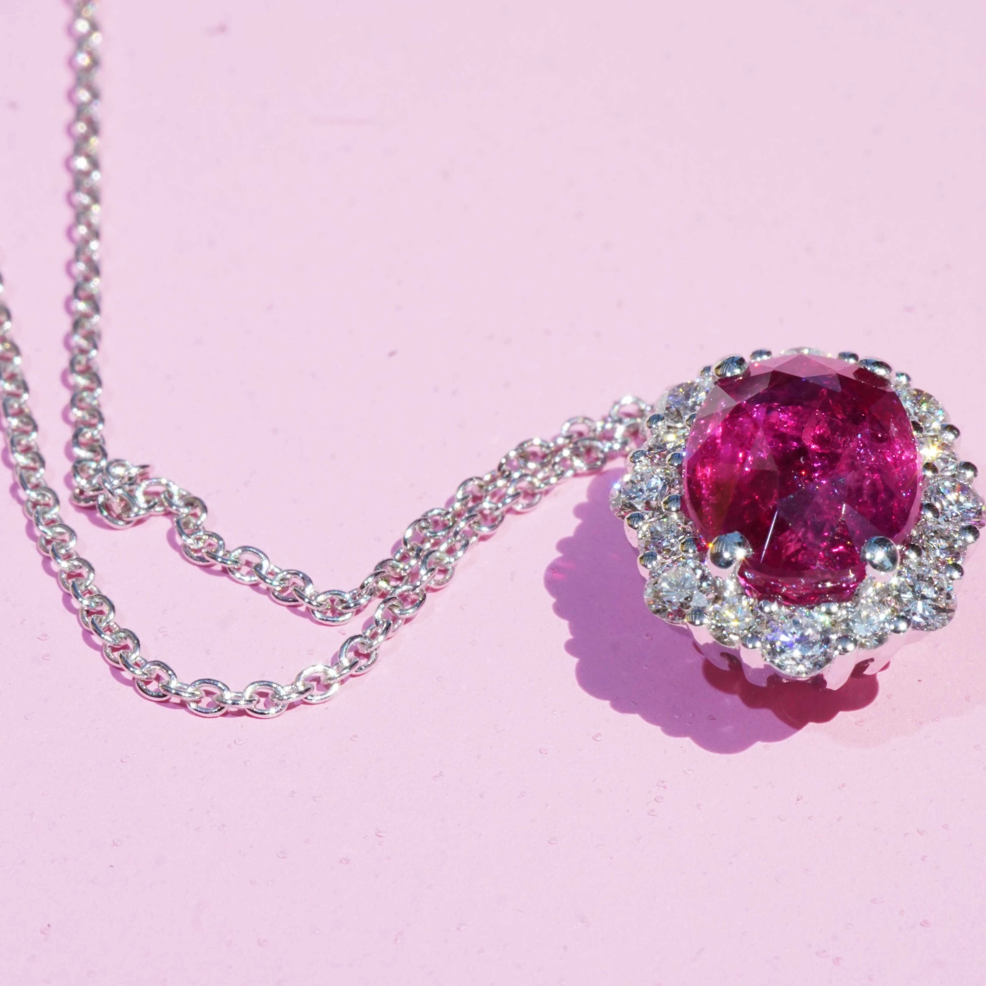 Brilliant Ruby ​​Pendant with Chain 750 White Gold Andilamena / Madagascar 2.12 ct with Expertise