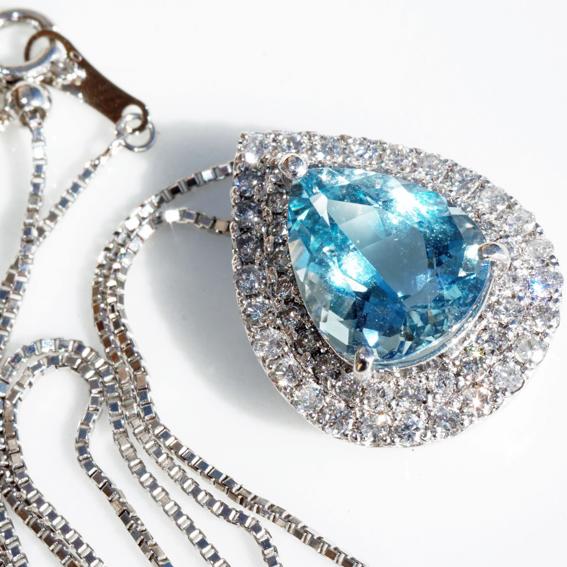 Santa Maria Aquamarin Brilliant Pendant 2.73 ct  950 platinum 0.63 ct Rare Color