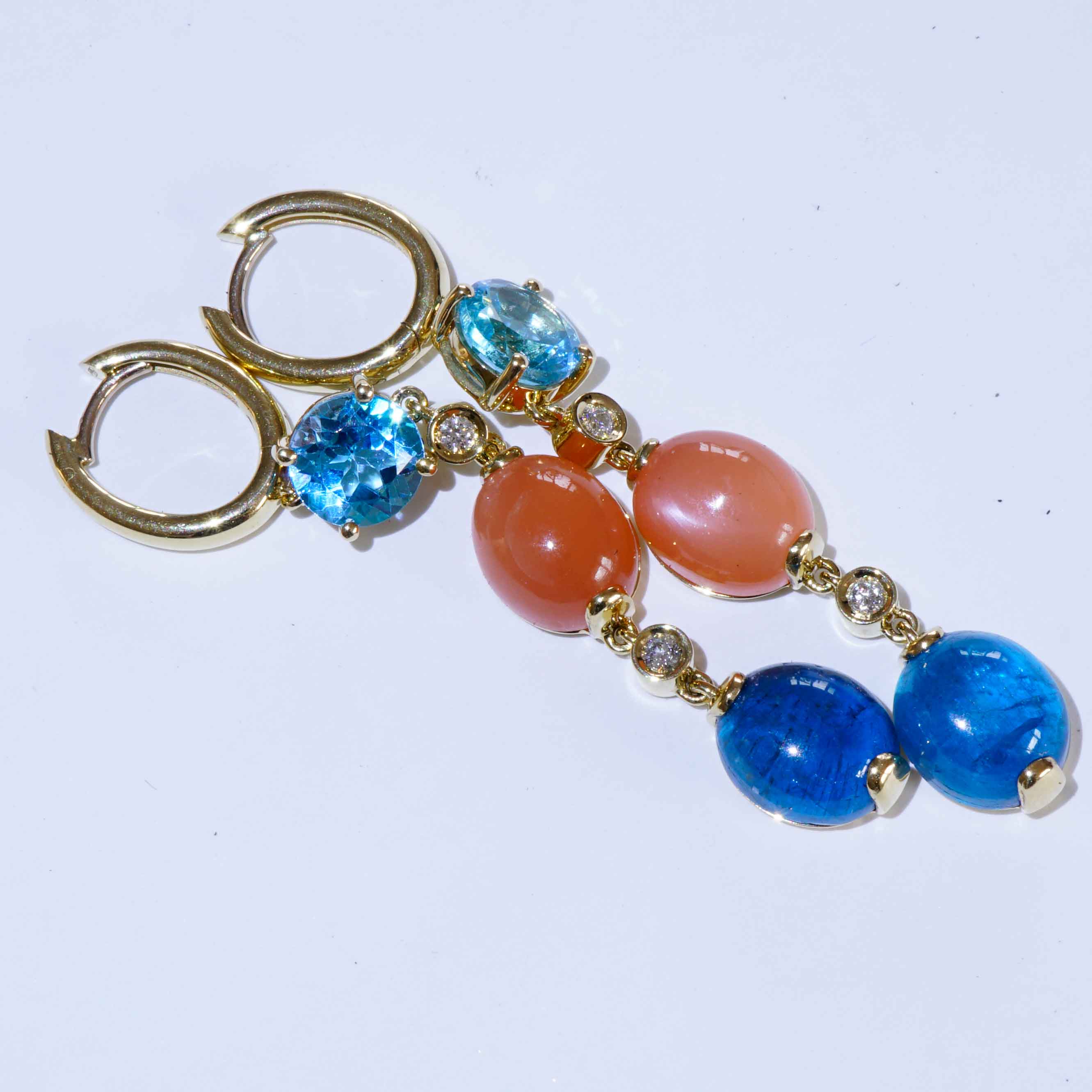 Neon blue paraibacolored Apatite Topaz and Moonstone Earrings 18 kt Jewellery 