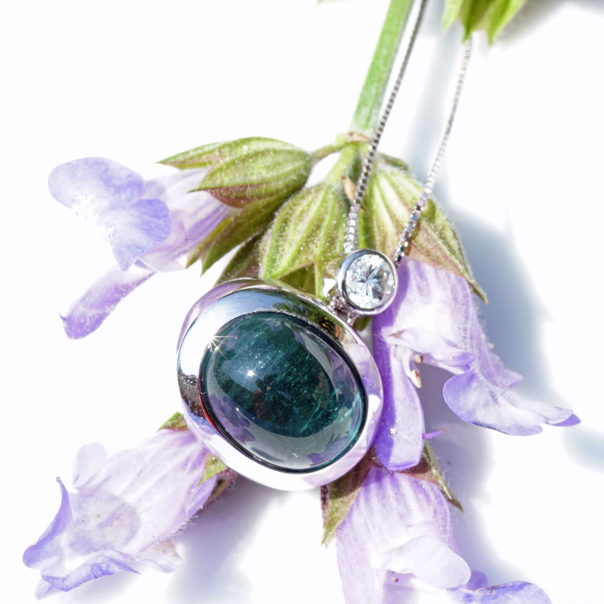 ..big blue turmalin pendant.....very nice color....great appearance, cabochon, approx. 8.35 ct, AAA loupeclean diamond