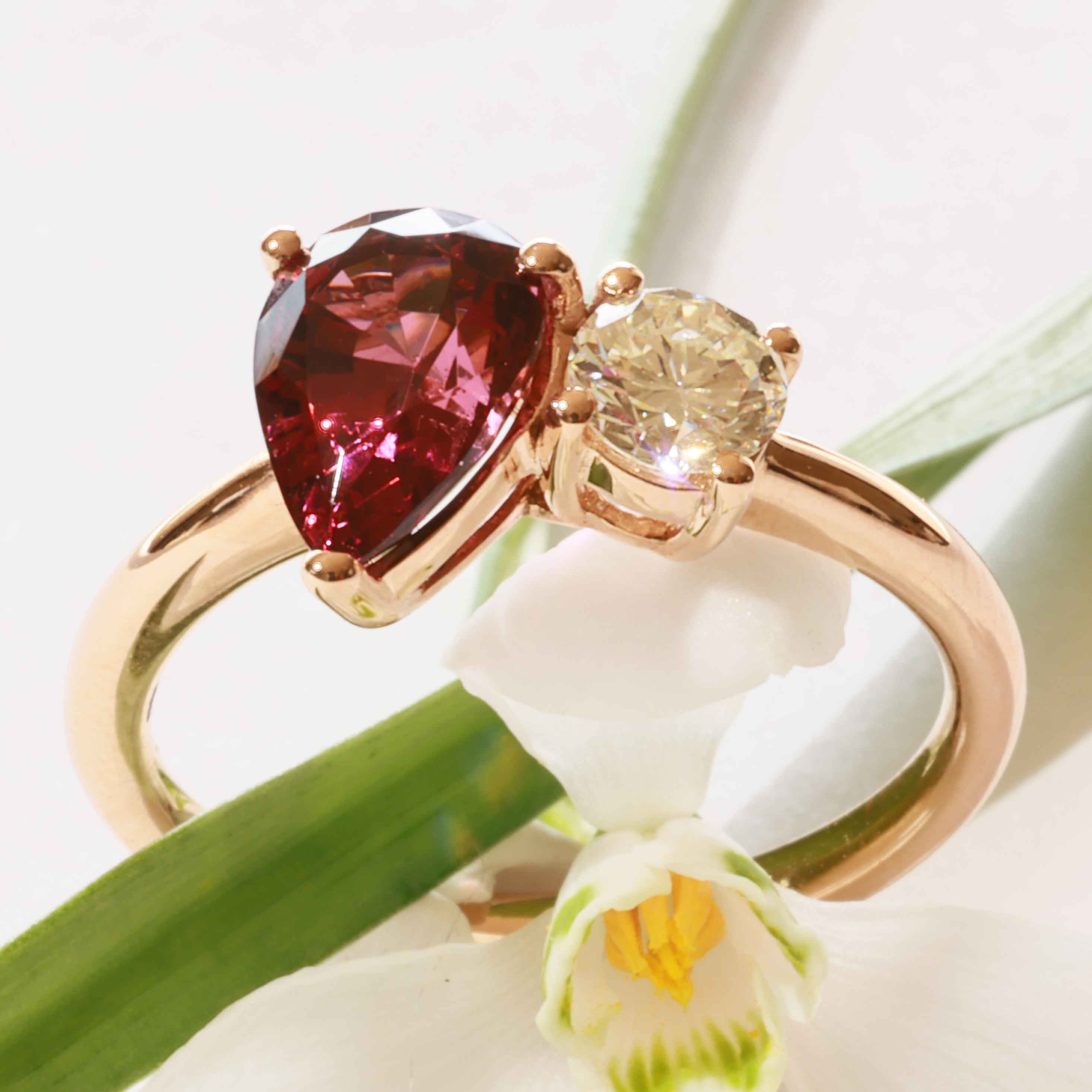 Rhodolite Brilliant Ring 750 Rose Gold 1.67 ct 0.25 ct Great Design to combine as a Peg Ring
