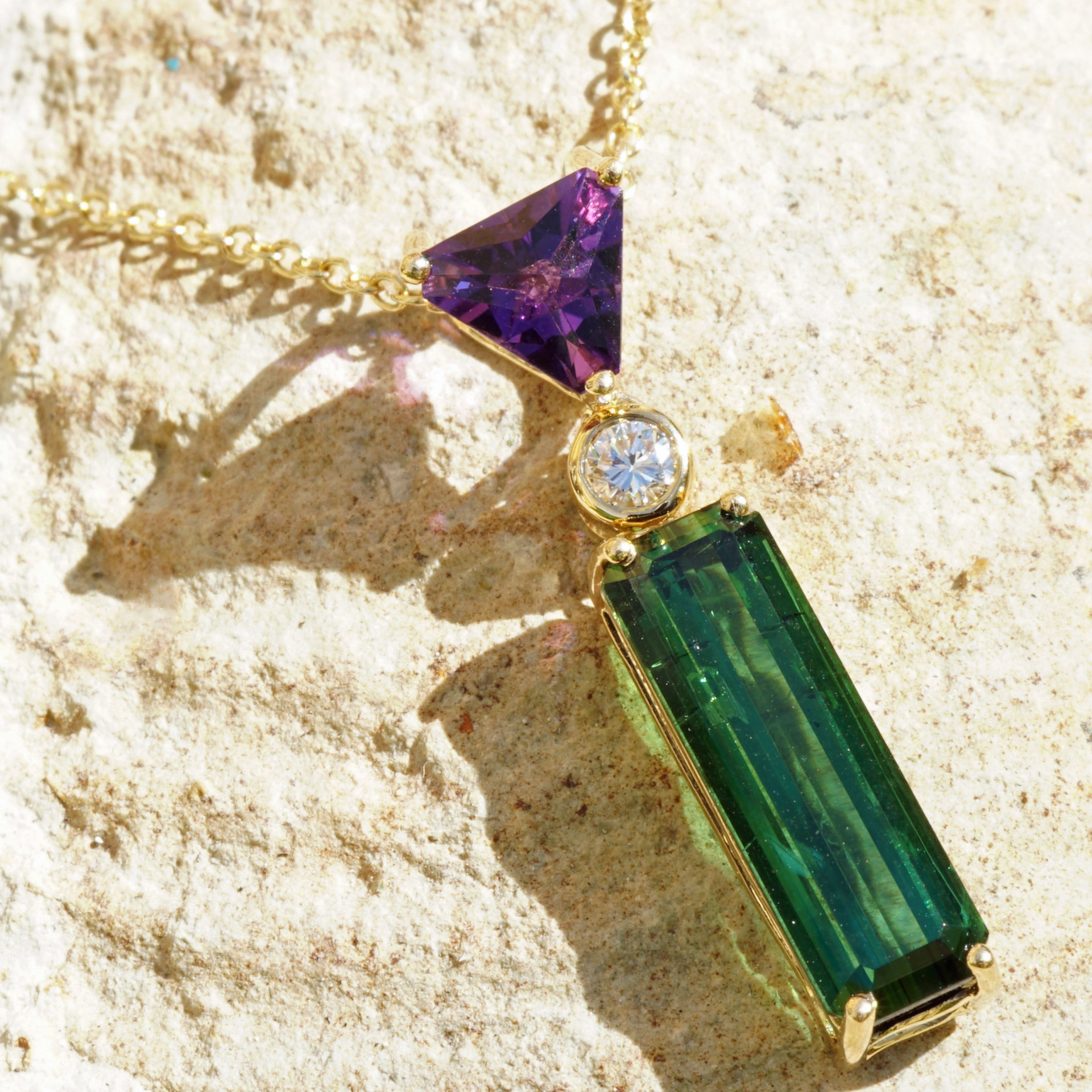 Turmalin Diamant Amethyst Anhänger 2.08 0.41 0.05 ct AAA 750er Gelbgold ...coole Farbenkombination