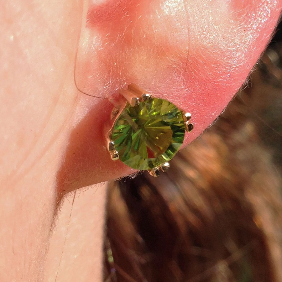 Peridot-Ohrstecker, 585er-Gold