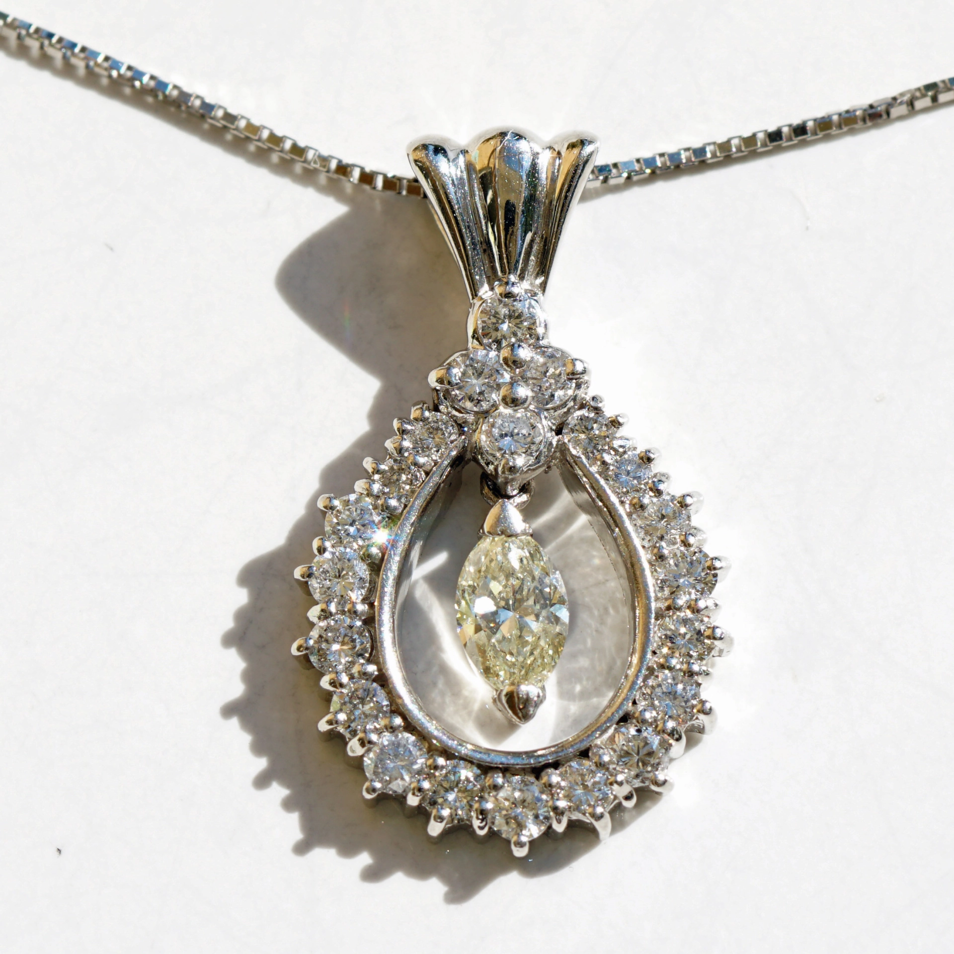 Brilliant Pendant 0.65 ct W / VS-SI Platinum 900.....soo nice