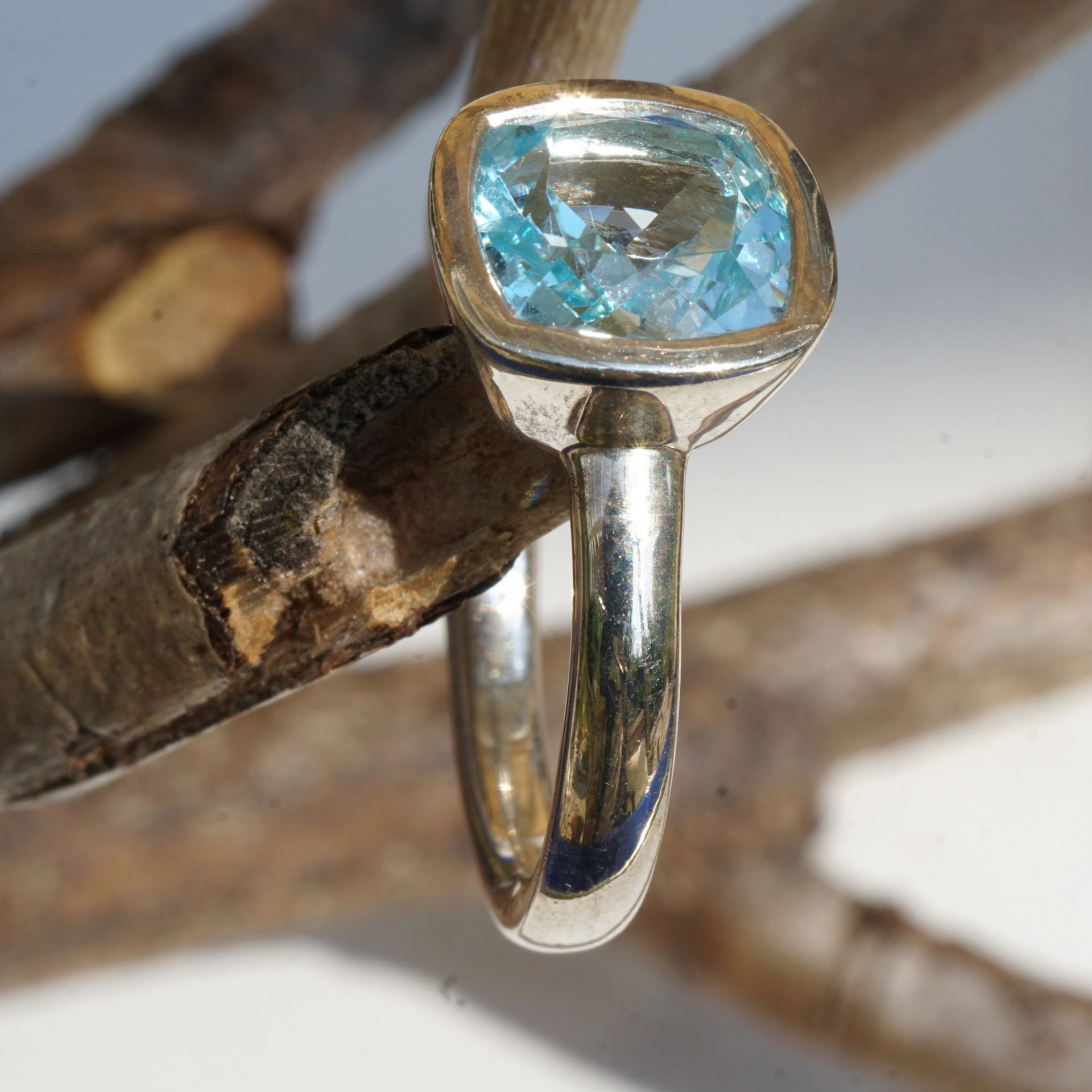 CHILANGO RING TUTENCHAMUN Sky Blue Topaz 925er Silber neu mit orig. Etui massiv