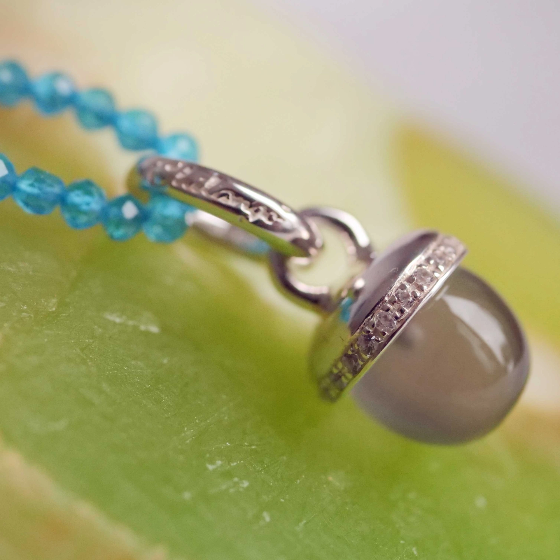 Moonstone Pendant Drop Shrine with white Zircons from the Lifestyle Jewelry Manufacturer Chilango