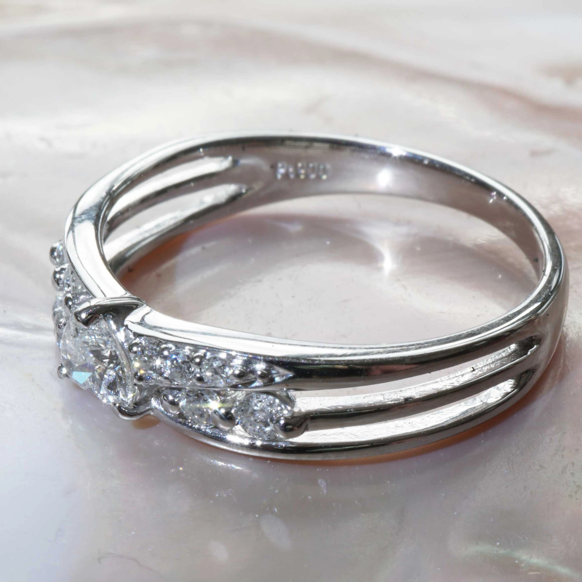 Heart Diamond Platinum Ring TW VVS beautiful solid Design 19x8x3 mm