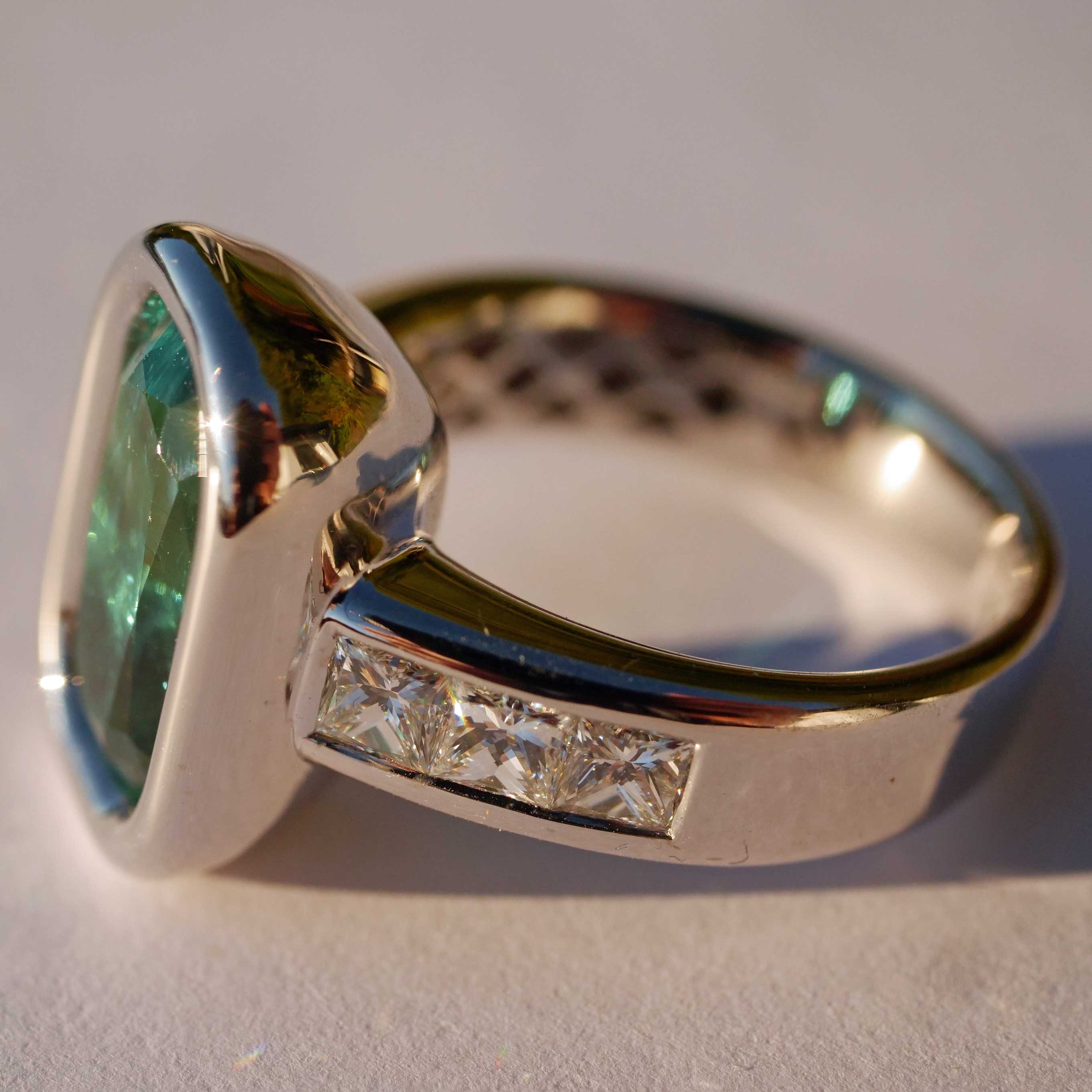 Tourmaline Diamond Ring 750 White Gold Neon Blue Tiffany Blue Afghanistan 8.05 ct Investment Gemstone Rare