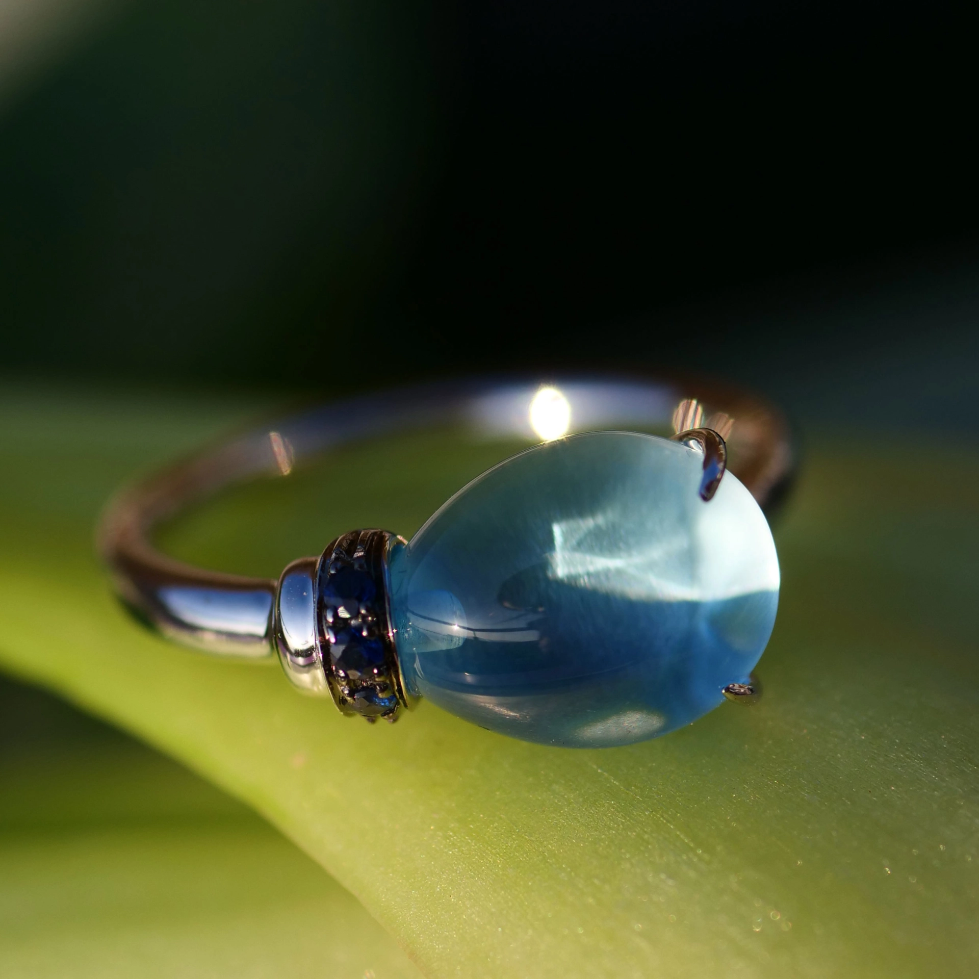 Bluetopas Saphire Ring 18 kt Whitegold....Bella Italia
