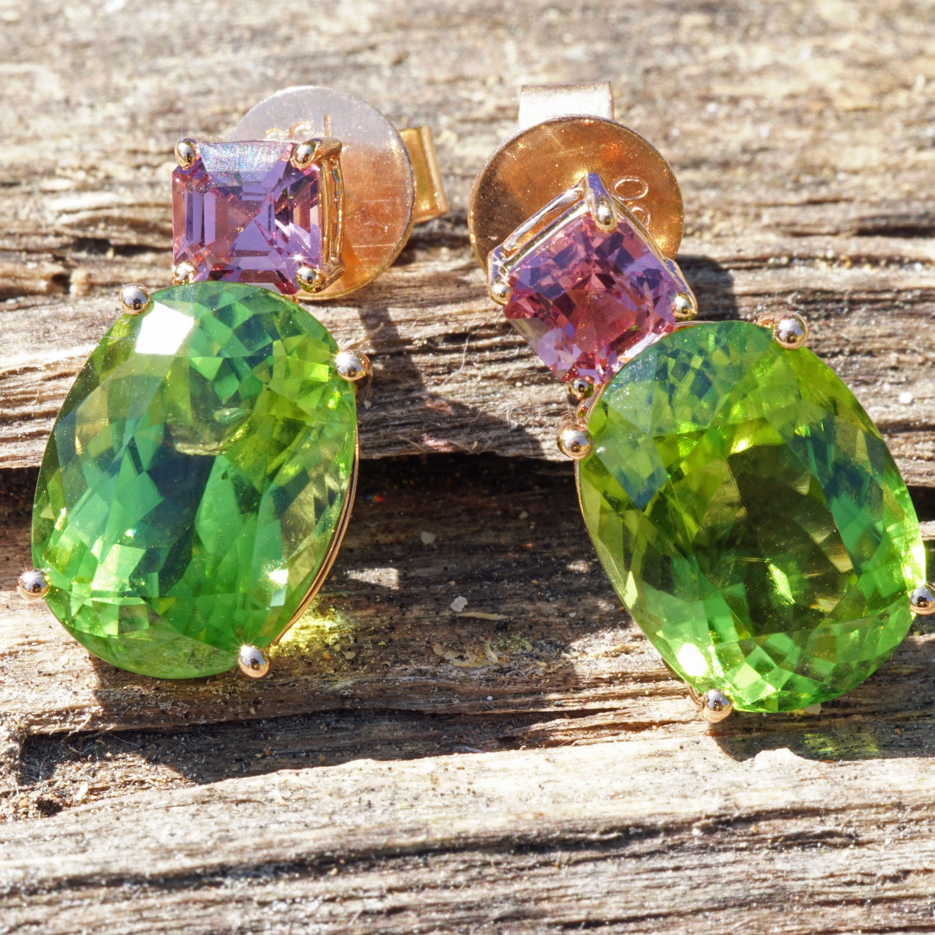 Spinel Peridot Earsticks 18 Rosegold from Burma and Afghanistan...great Color