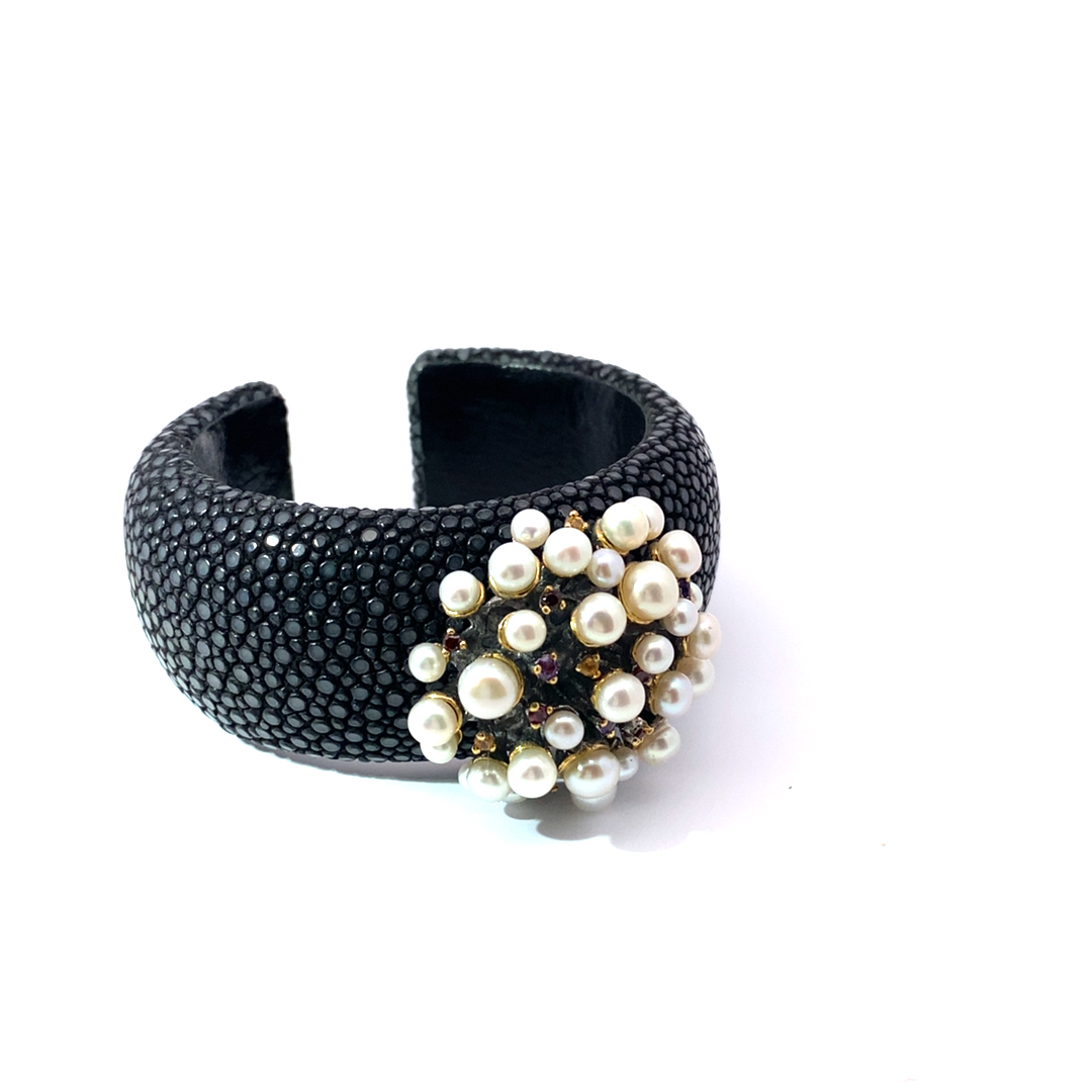 Pearl Stingray Bracelet 925 Silver with colored Saphire