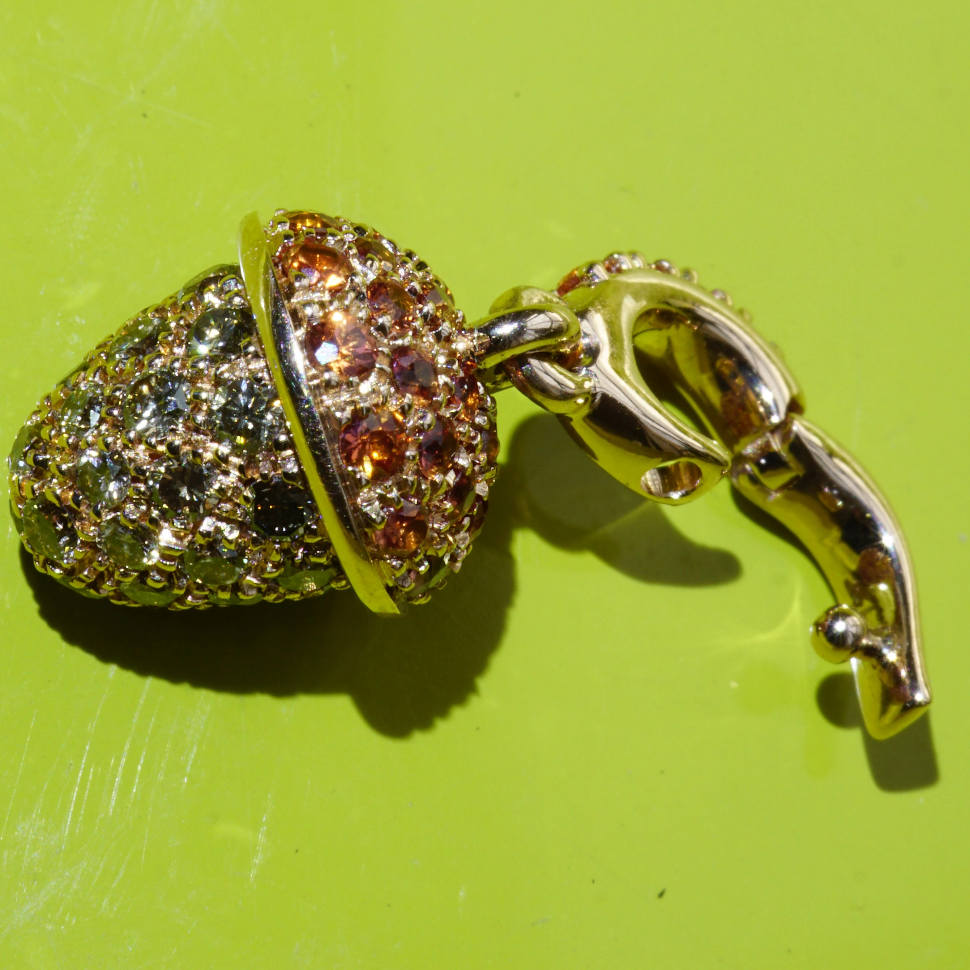 Diamond Saphire Drop Pendant 18 kt Rosegold.......sooo cute