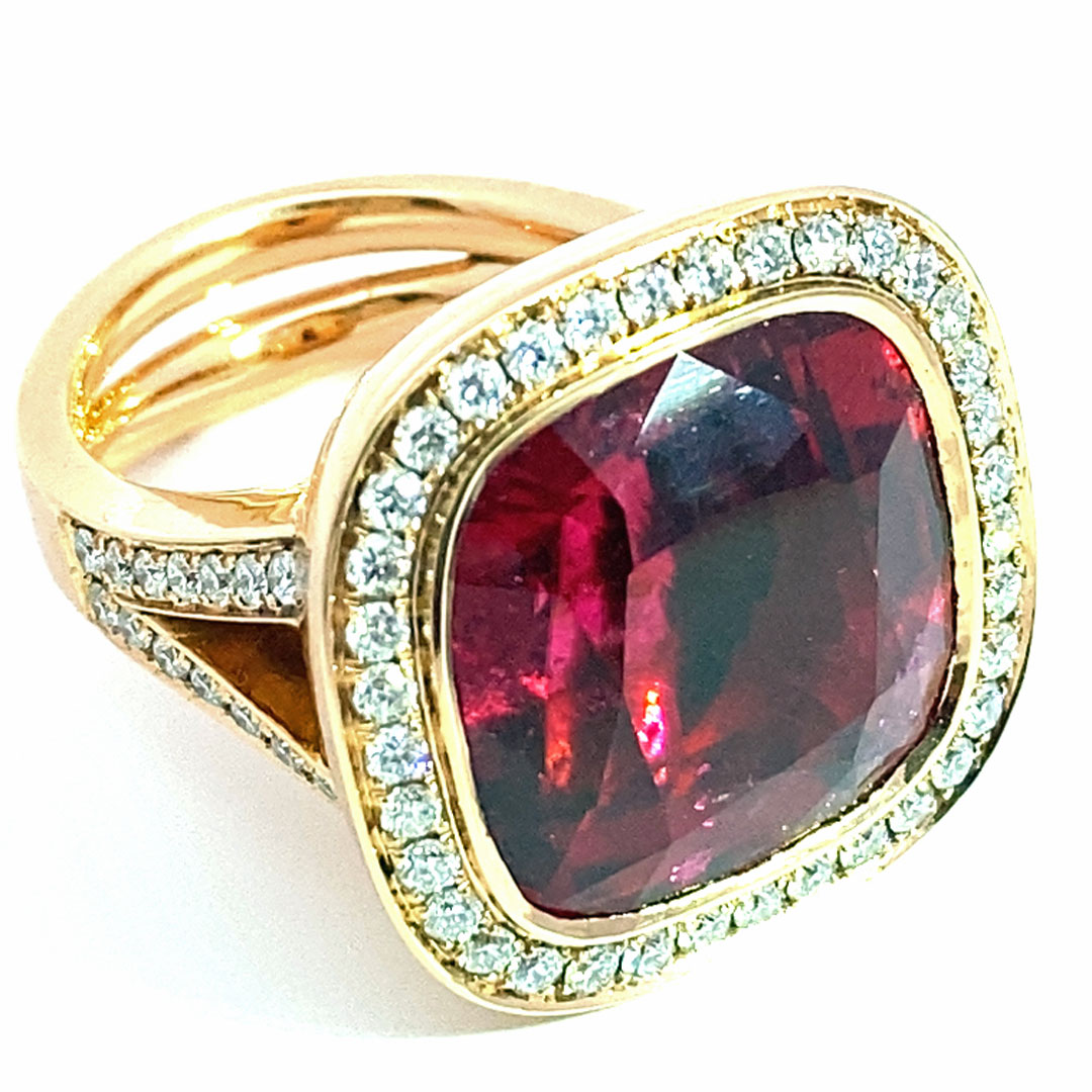 Rare Rubellite Brilliant Ring from Afghanistan 23.10 ct red-pink Exception of Luminosity AAA+