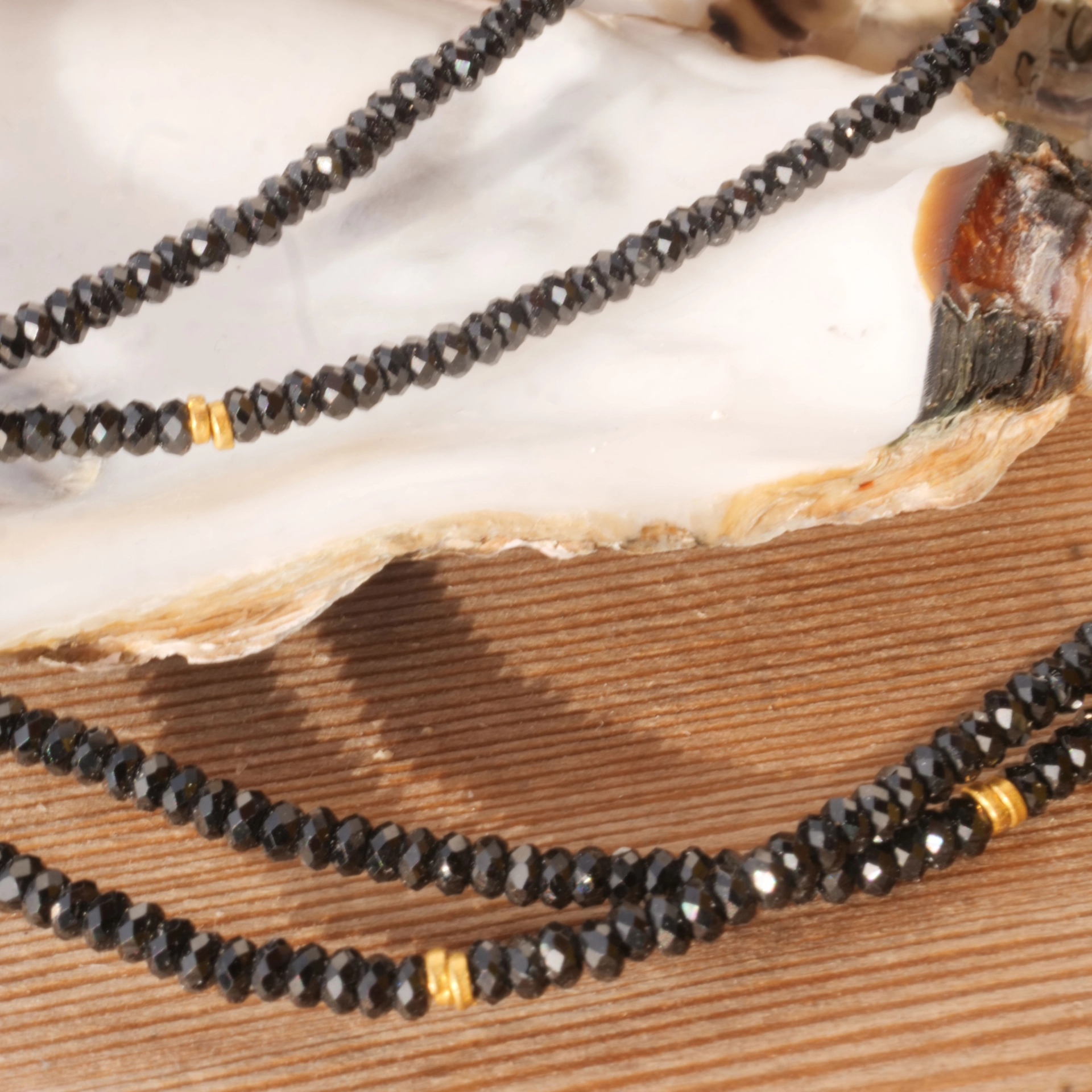 Necklace with the magical black of the black spinel,