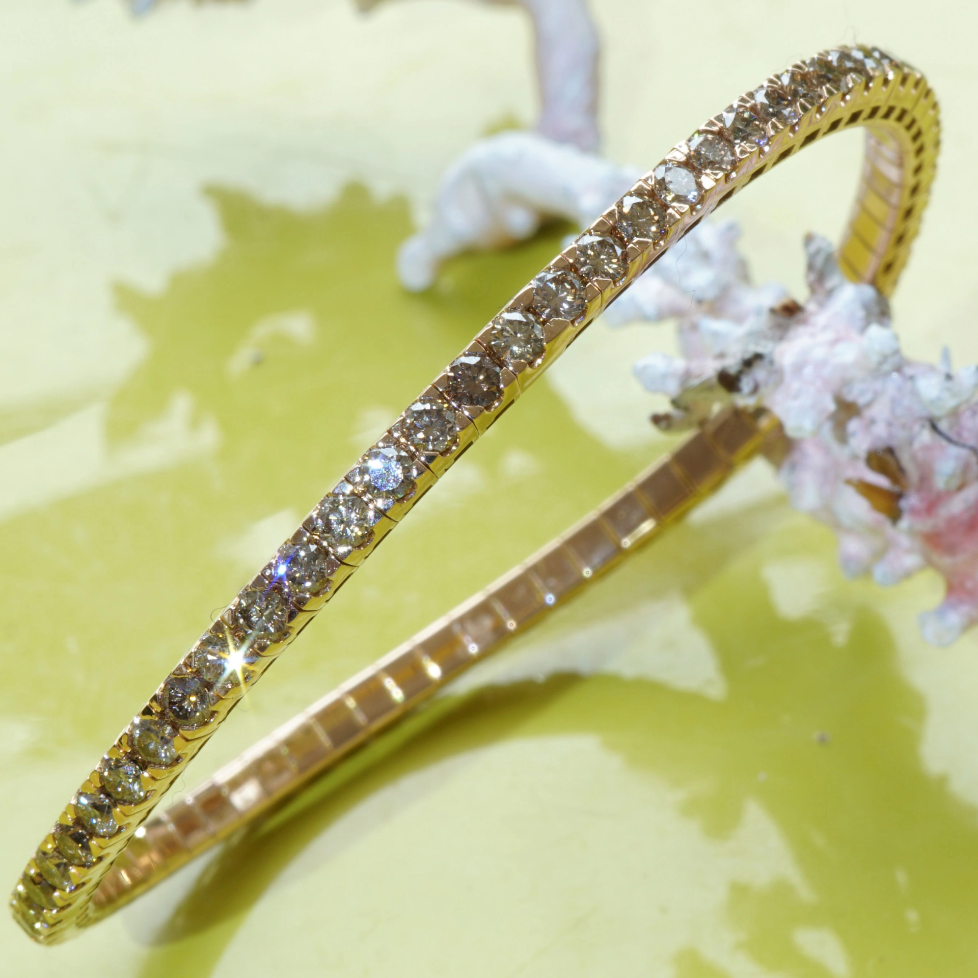 The hottest amazing piece of jewelry Flexi Bracelet 3.77 ct VS