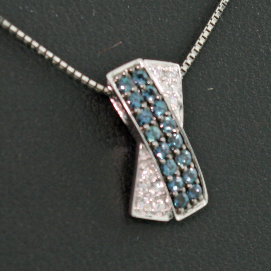 Diamant-Anhänger-blau-weiß-750er-Weißgold
