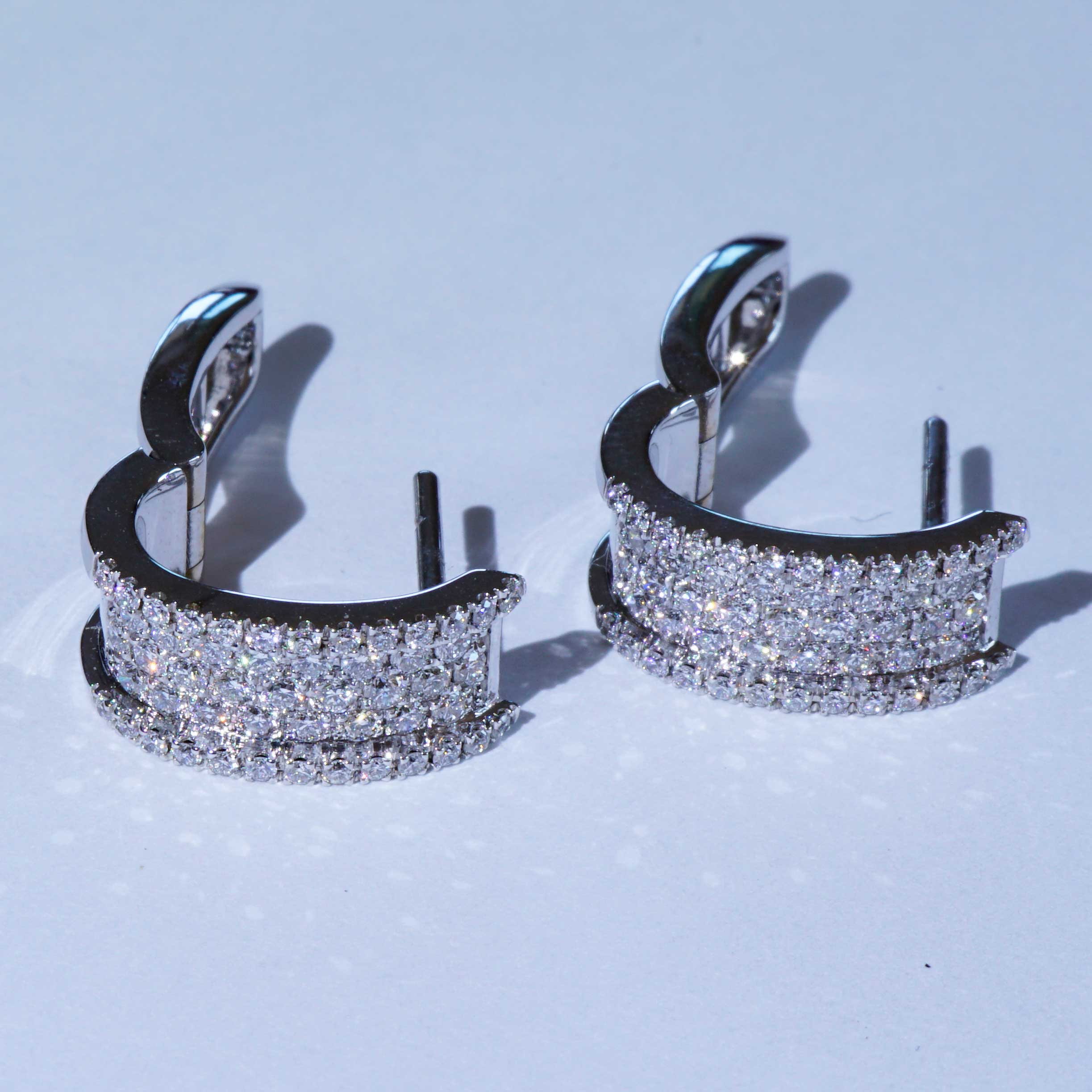 Brilliant three-quarter Hoop Earrings 0.69 ct 750 White Gold TW VS made in Italy very solid