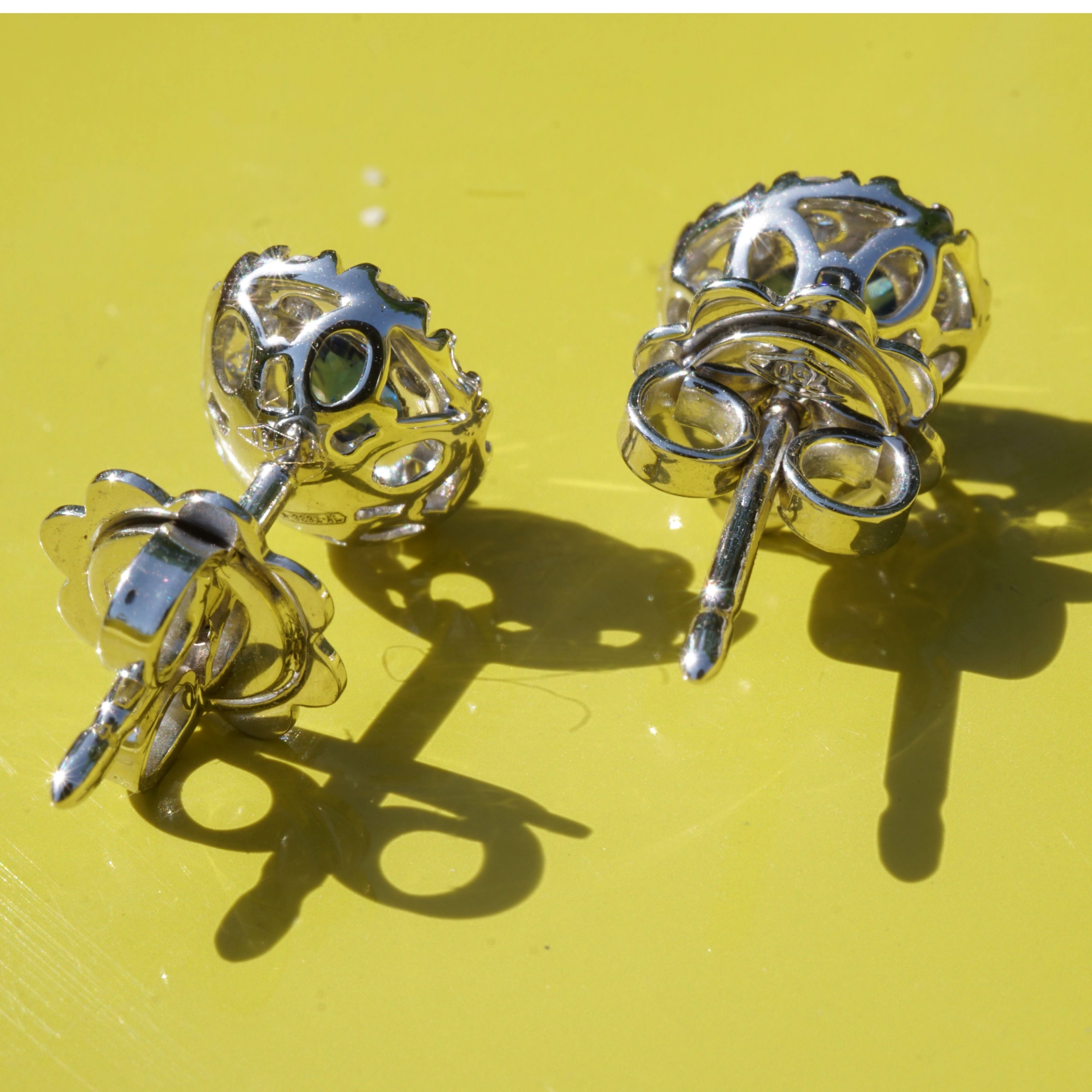 Luxury Saphire Earrings...18 kt Gold....made in bella Italy