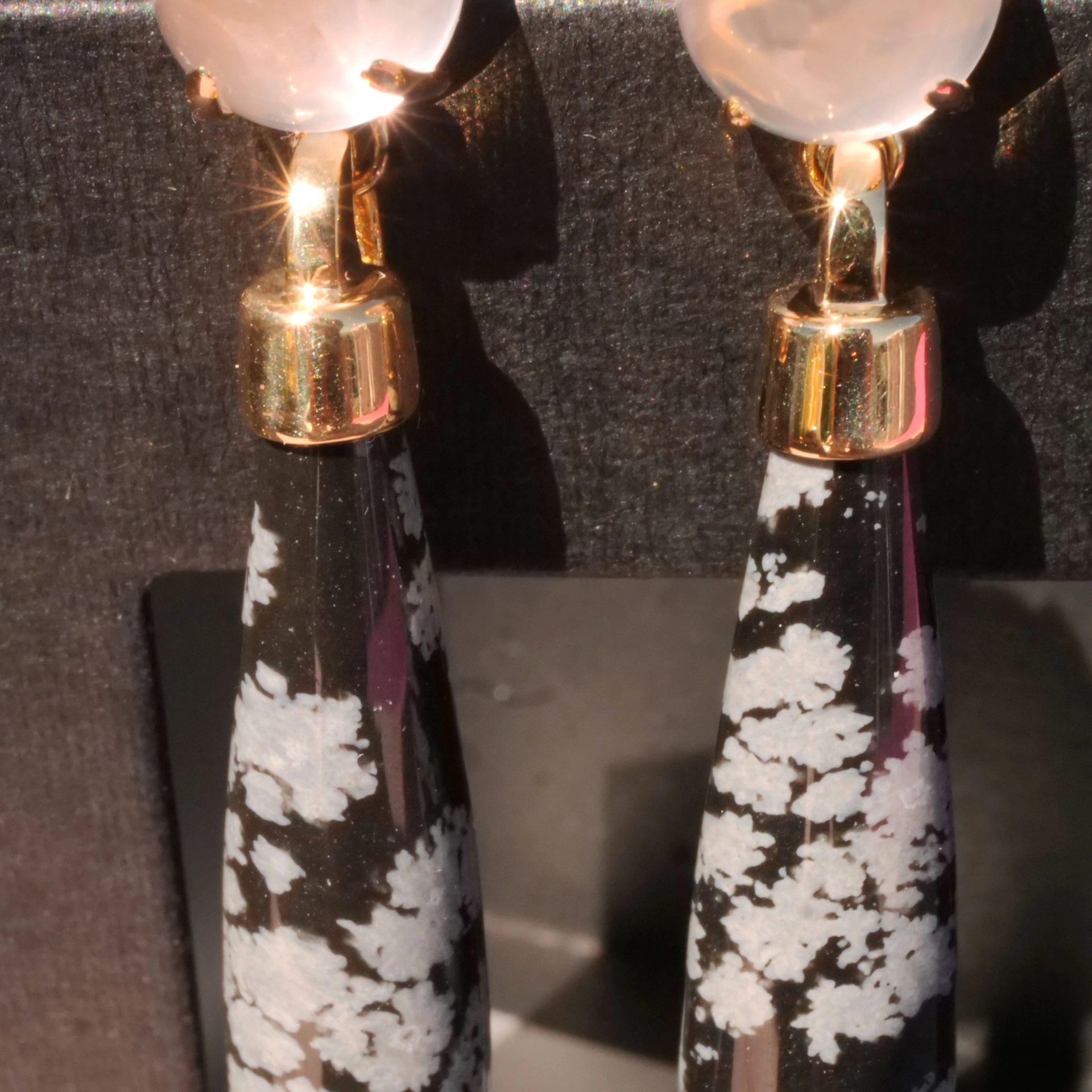 Snowflakes Obsidian Rosequartz Earrings 18 kt Yellowgold..wonderful natural Gems