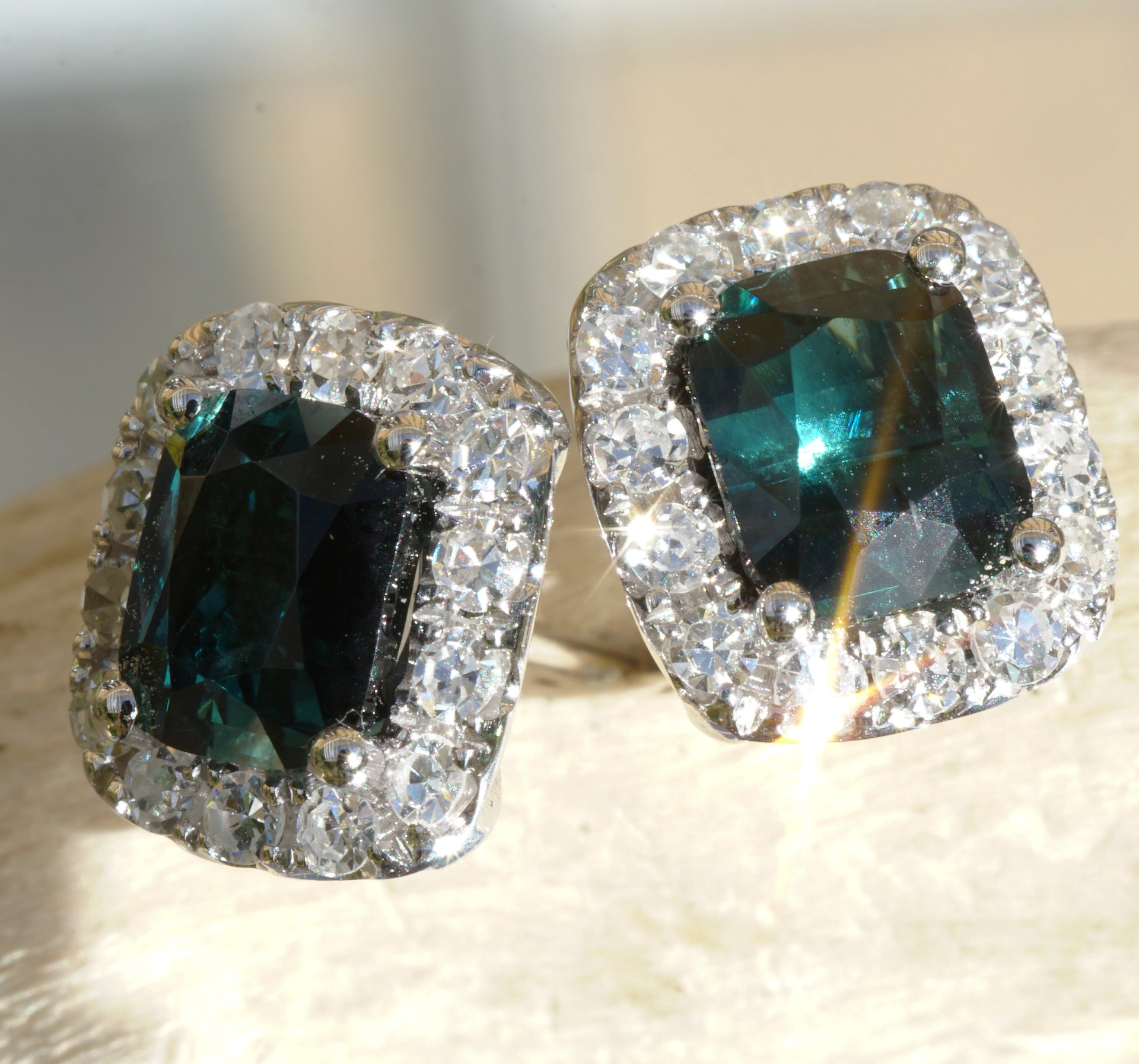 Tourmaline Brilliant Ear Studs AAA 18 kt Gold