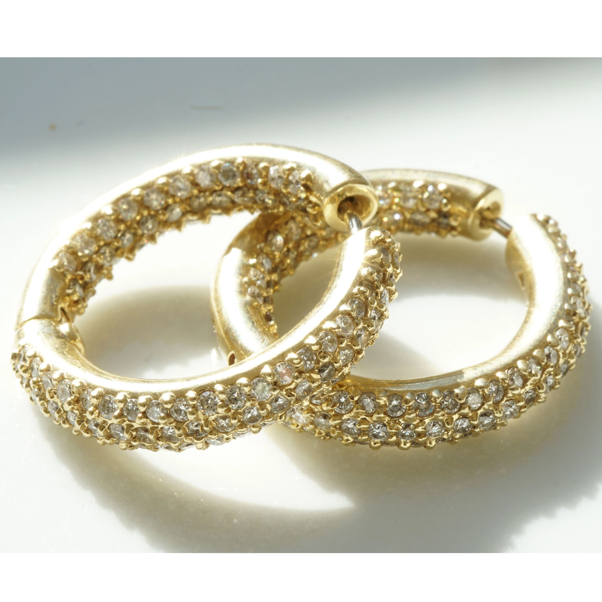 XXL Creoles with 190 Fullcut diamonds 3.80 ct..high, higher, highest