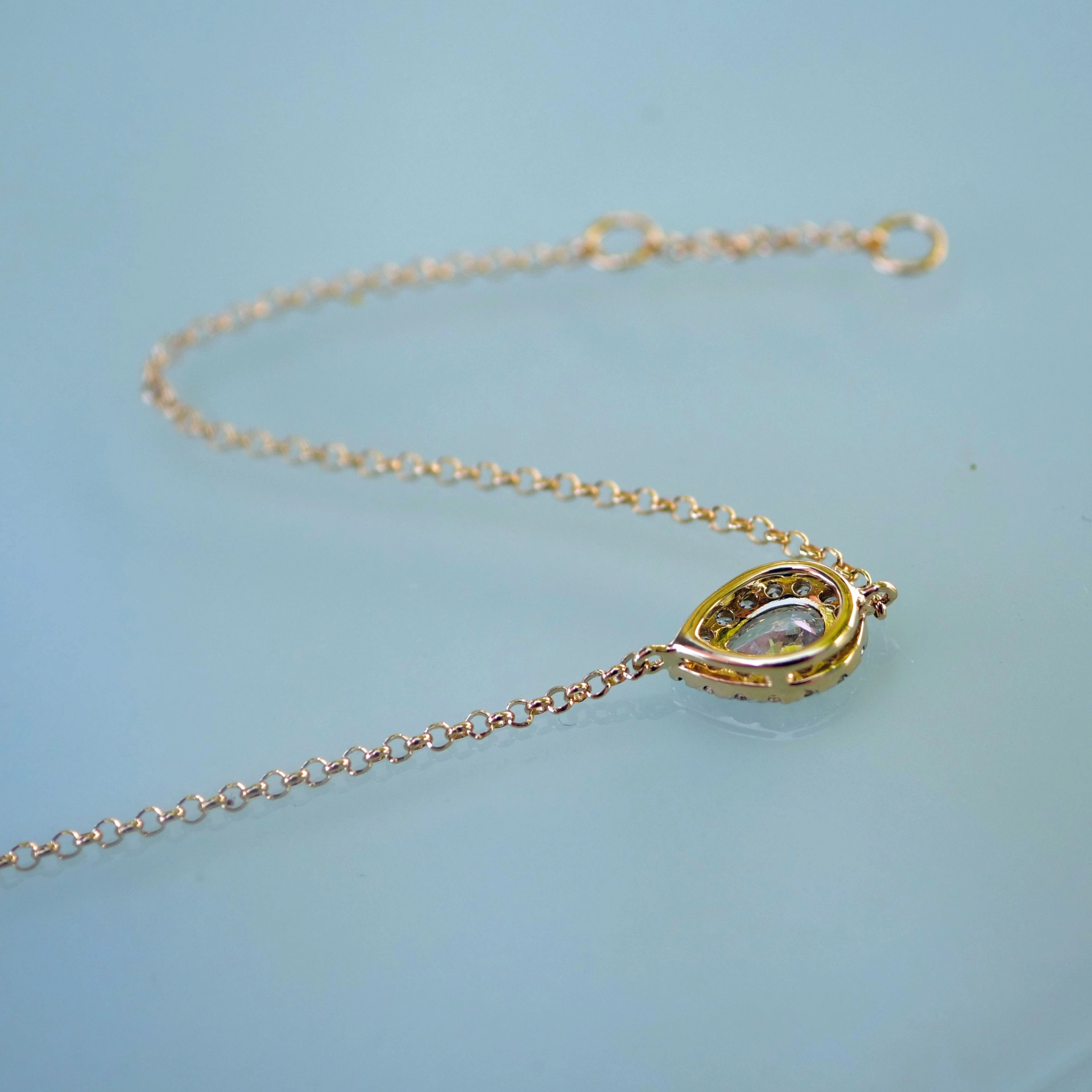 What a Highlight Diamond Drop Bracelet 18 kt Gold