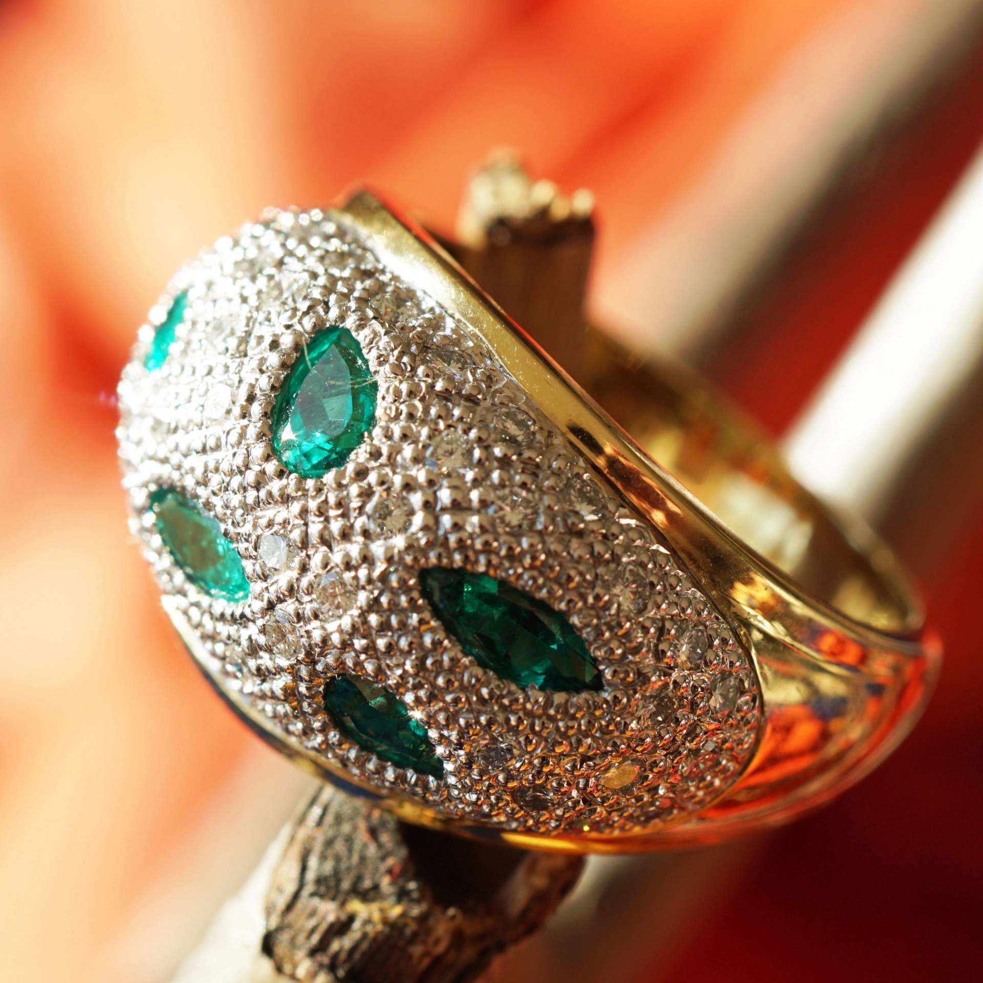Emerald Brilliant Ring 750 Yellowgold 900 Platinum Tiger Eye poisongreen