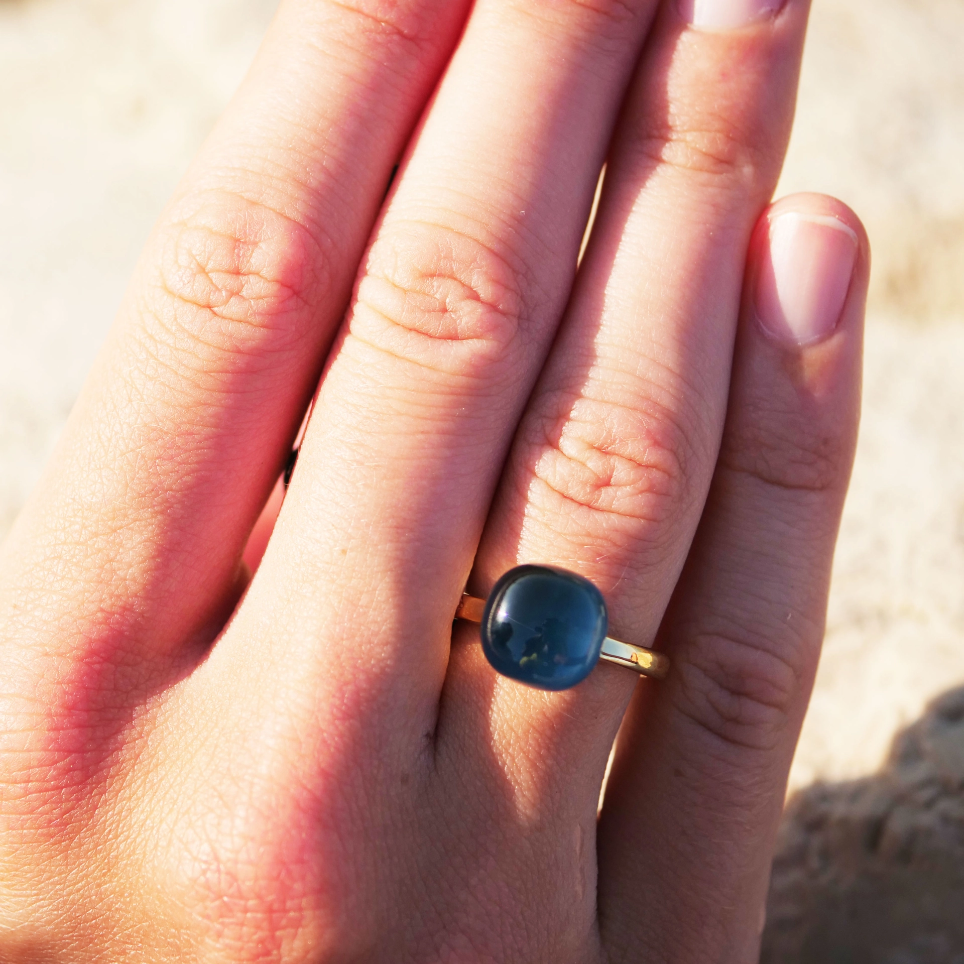 Bluetopaz Brilliant Ring 18 kt Yellow Gold...perfekt floating Effect