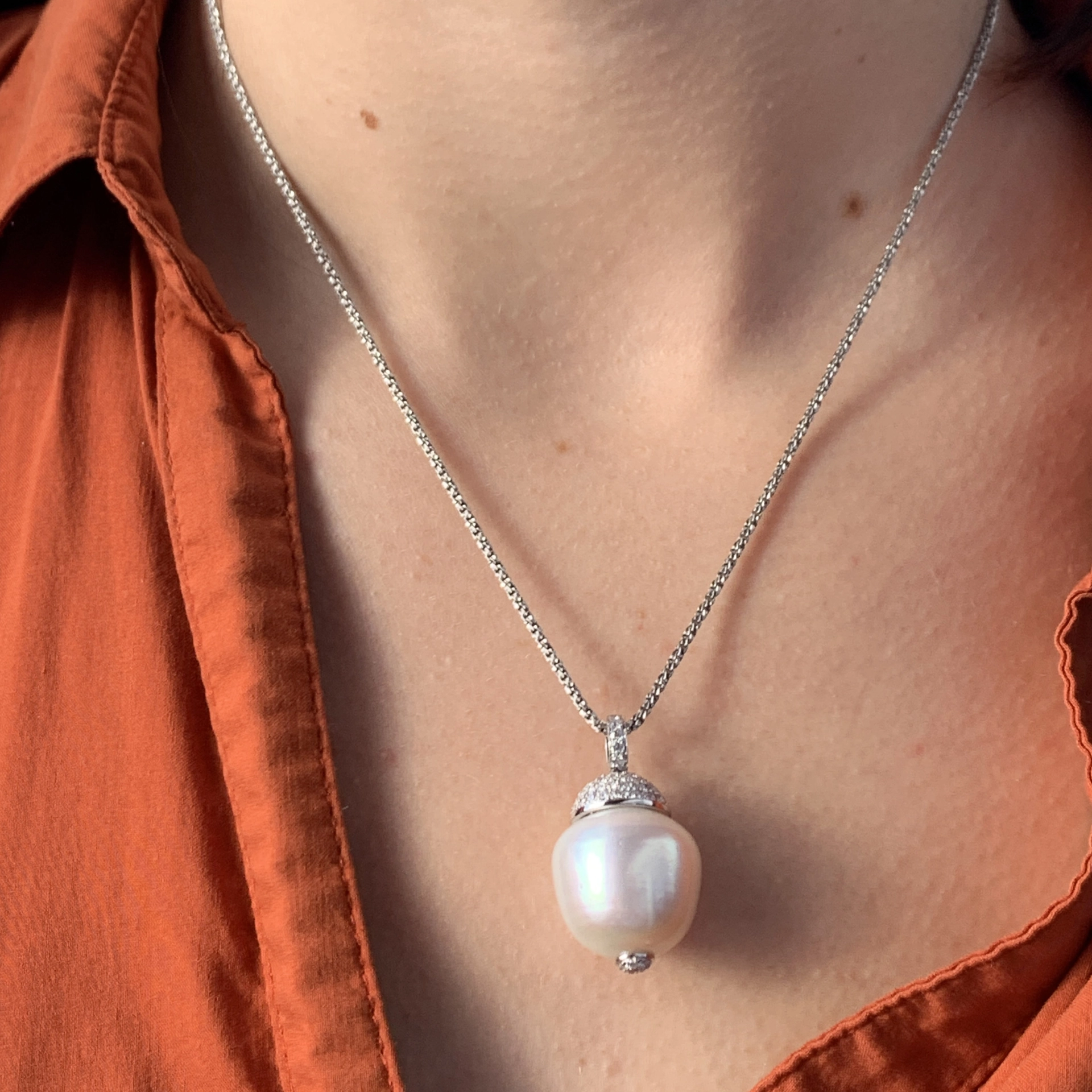 Southsea Pearl Brilliant Pendant 32 x 18 mm Whitegold grandiose Jewelery Item