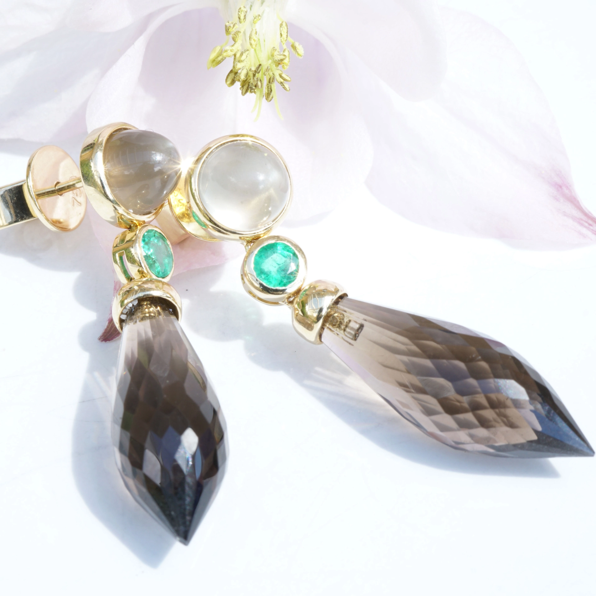 Moonstone Emerald Smokey Quartz Earrings 18 kt Yellowgold