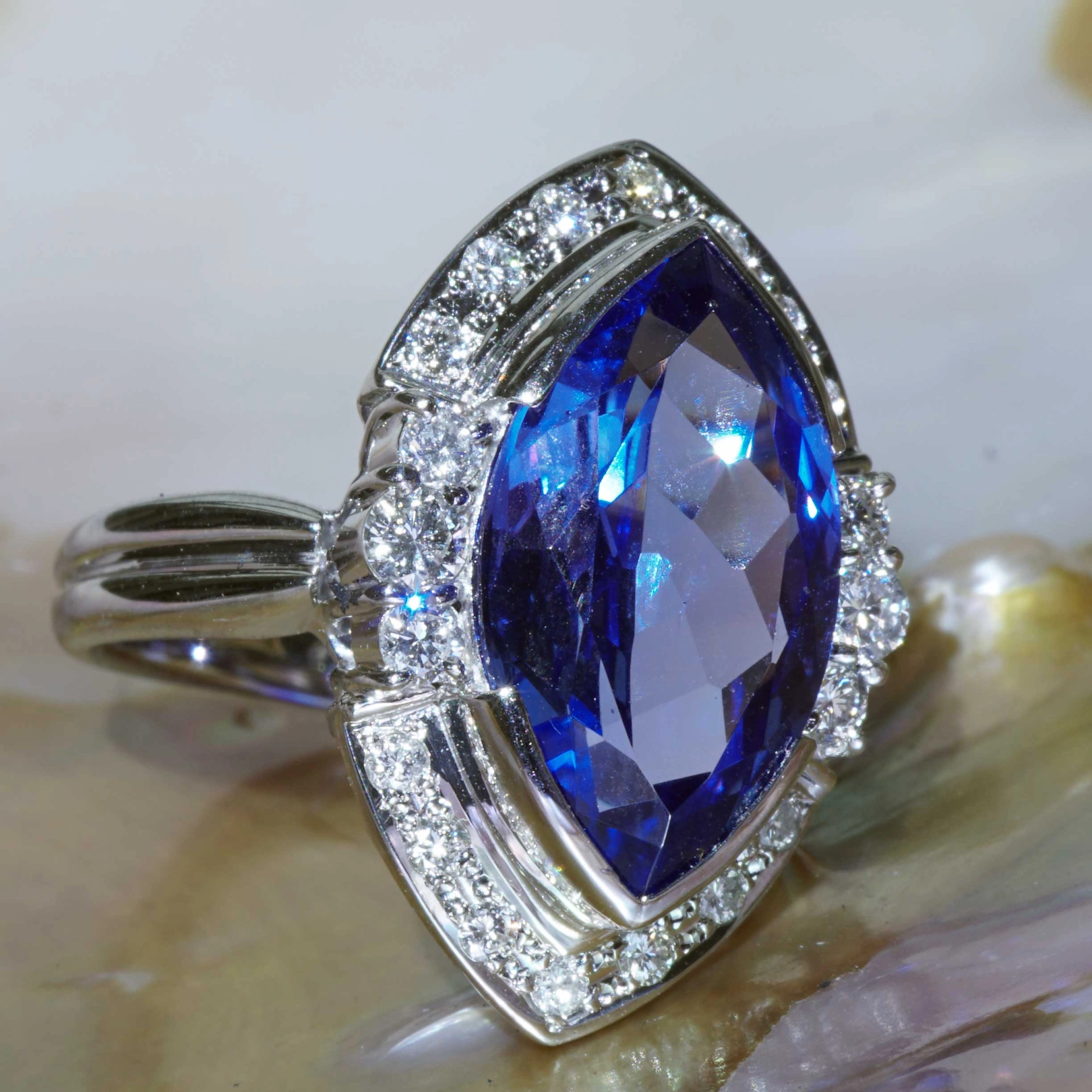 Tanzanite Brilliant Ring 900 Platinum 6.42 ct 0.50 ct.. Star of Africa in Navette Shape...soooo beautiful