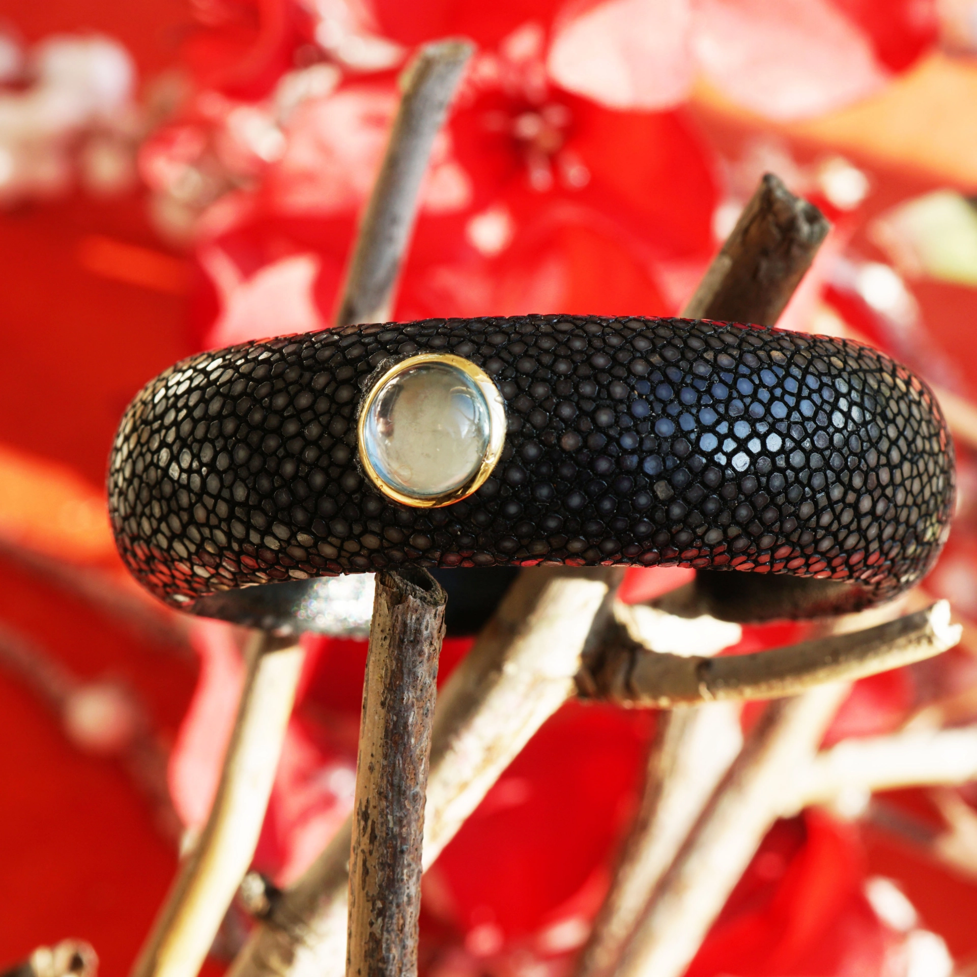 Stingray Bracelet 14 kt Yellow Gold Topaz High Quality Item
